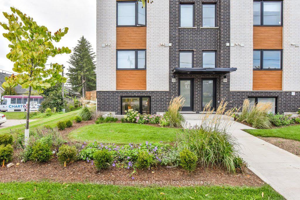Photo 37 of 32 Duggan Lane, Guelph, Clairfields/Hanlon Business Park — HOMEH