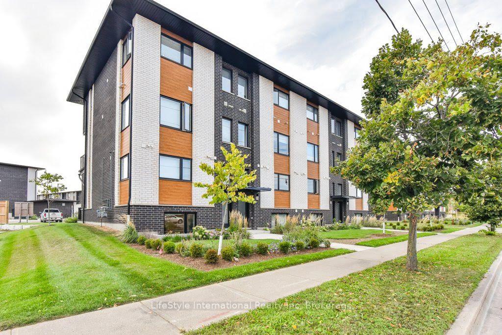 Photo 38 of 32 Duggan Lane, Guelph, Clairfields/Hanlon Business Park — HOMEH