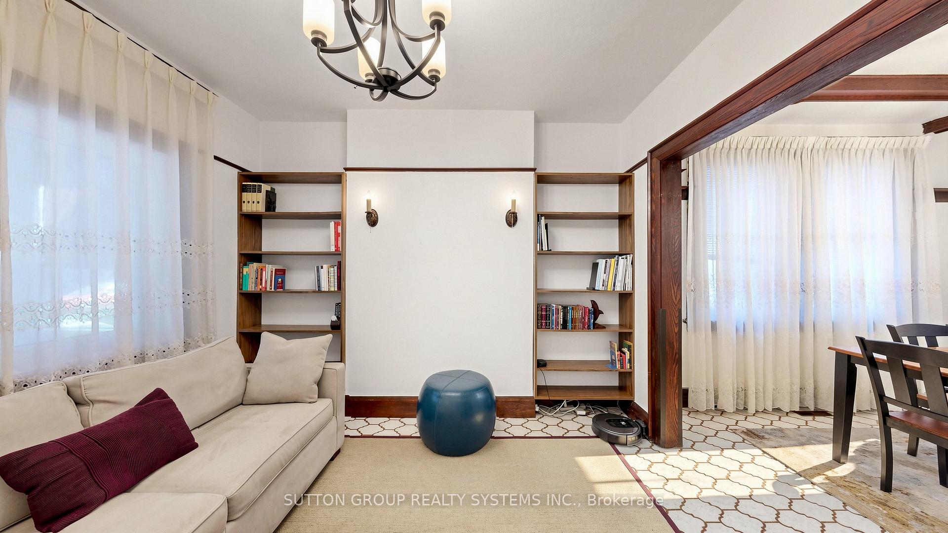 Photo 6 of 39 Exeter Street, Toronto, Weston-Pellam Park — HOMEH