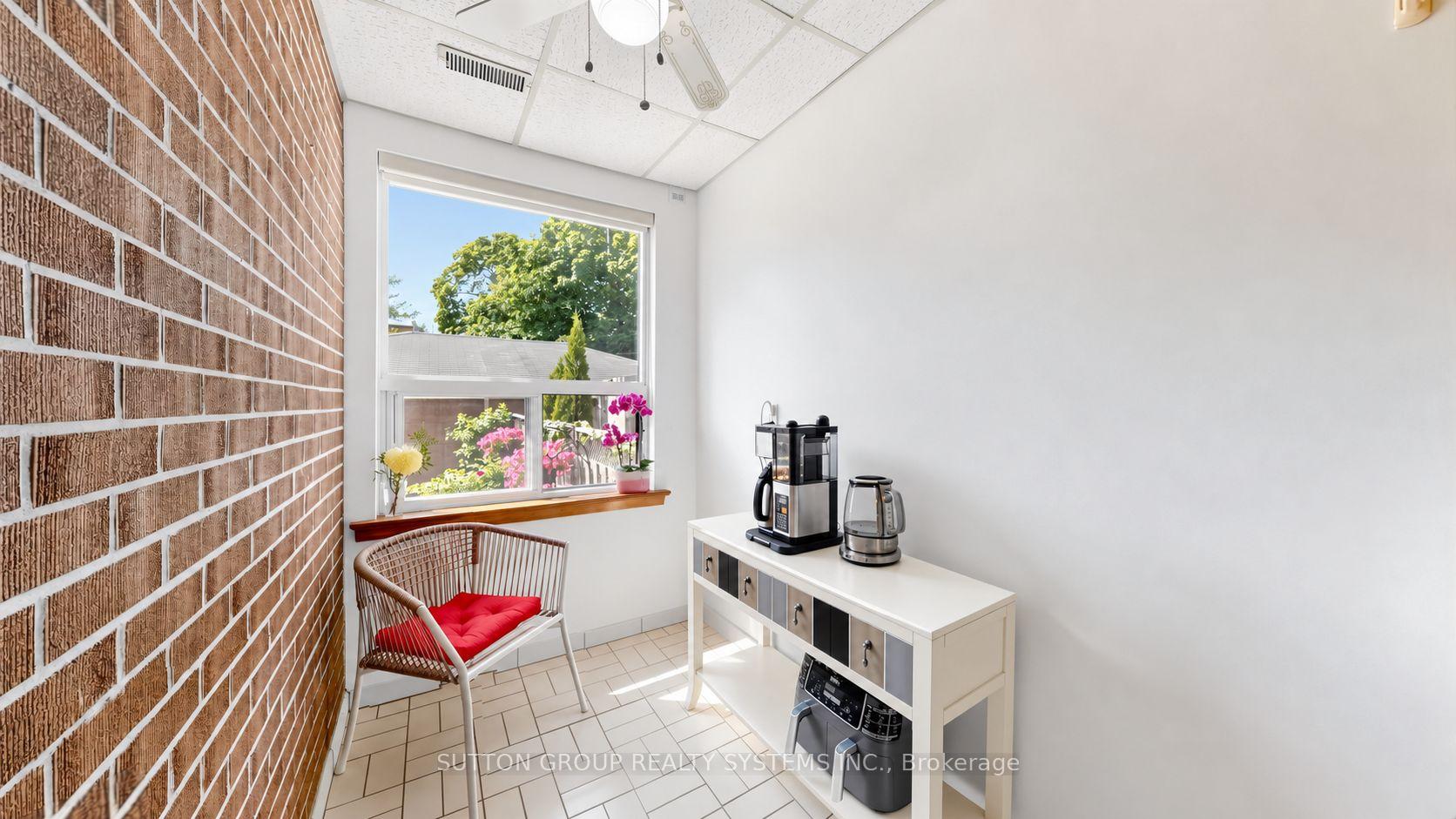 Photo 16 of 39 Exeter Street, Toronto, Weston-Pellam Park — HOMEH
