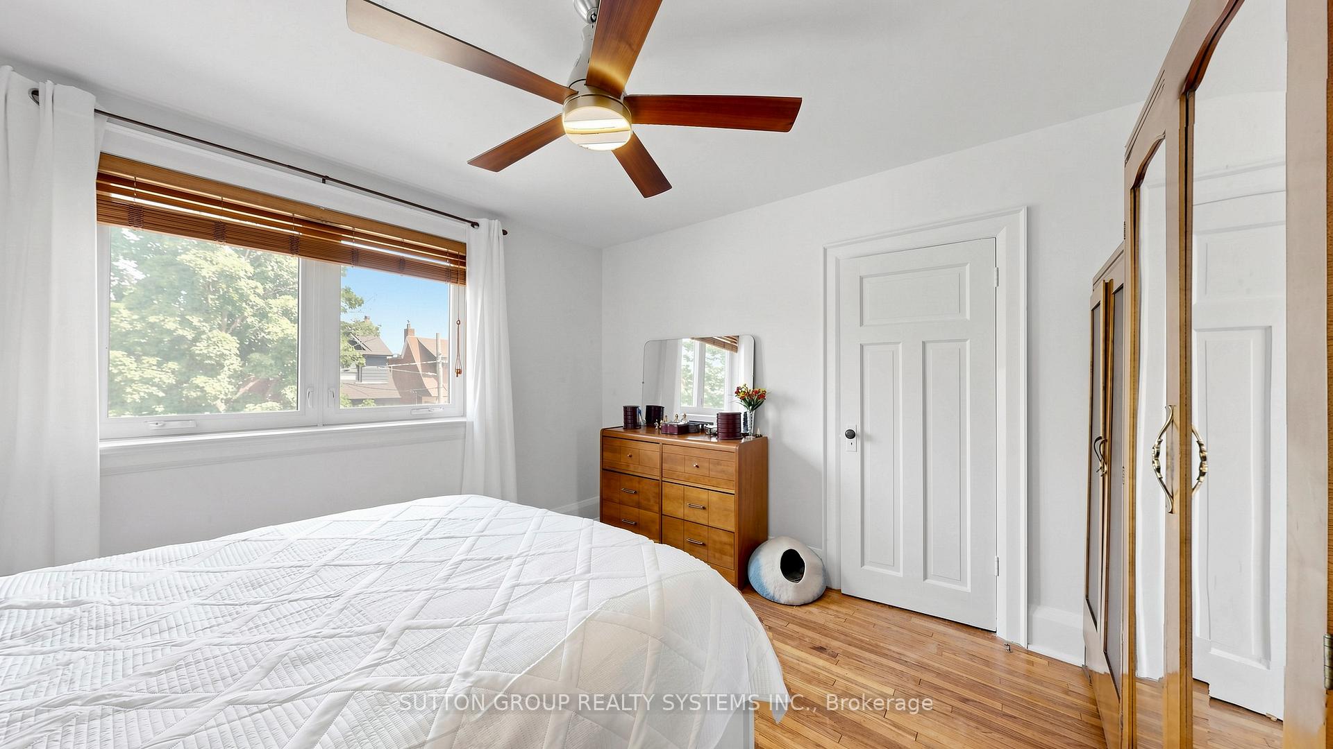 Photo 25 of 39 Exeter Street, Toronto, Weston-Pellam Park — HOMEH