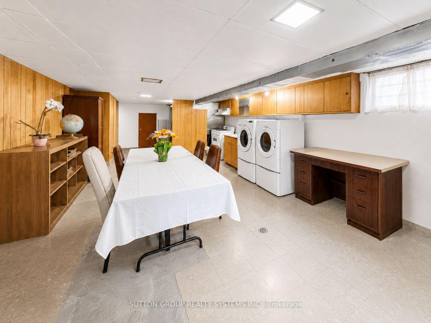 Photo 27 of 39 Exeter Street, Toronto, Weston-Pellam Park — HOMEH