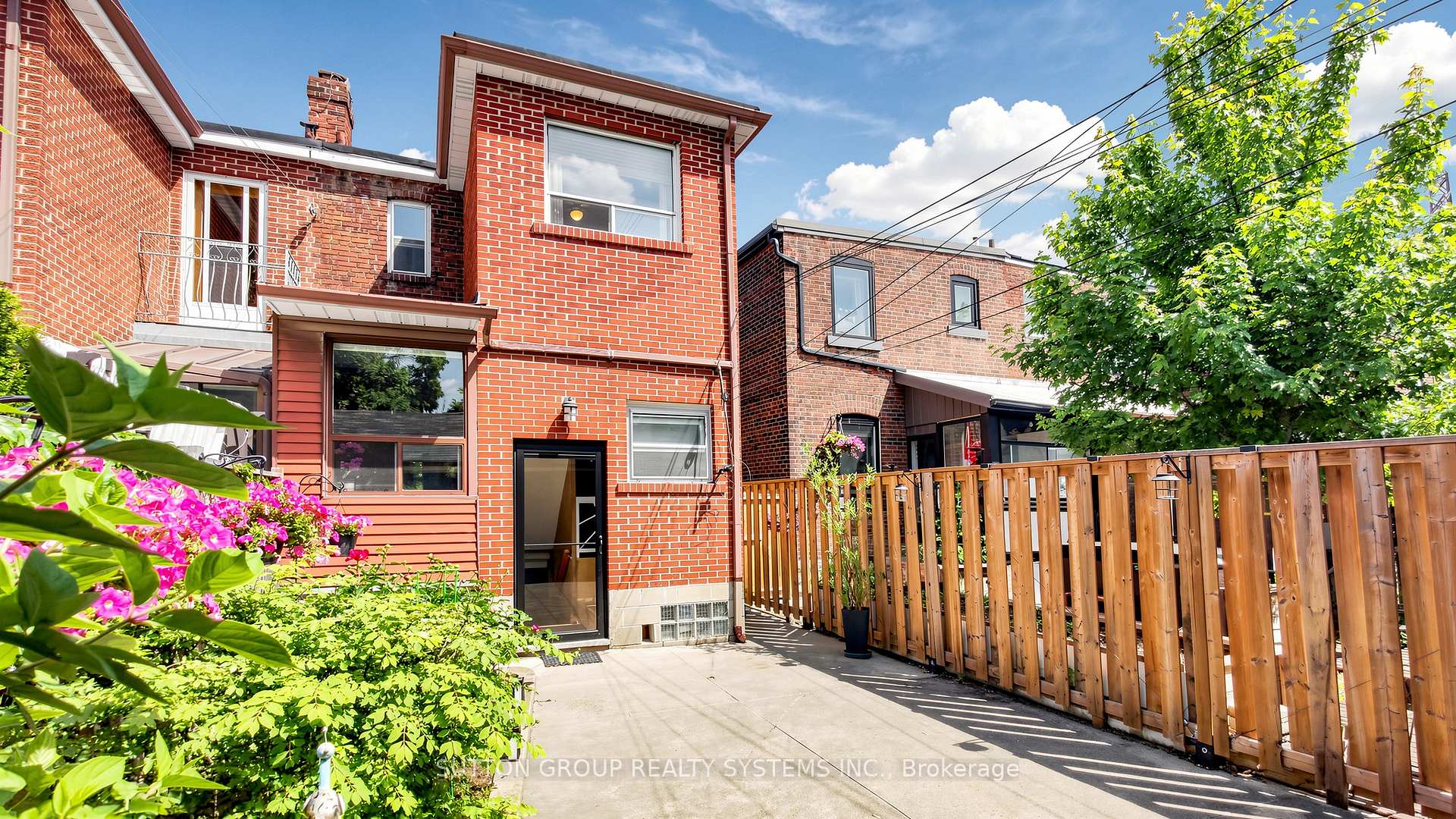 Photo 29 of 39 Exeter Street, Toronto, Weston-Pellam Park — HOMEH