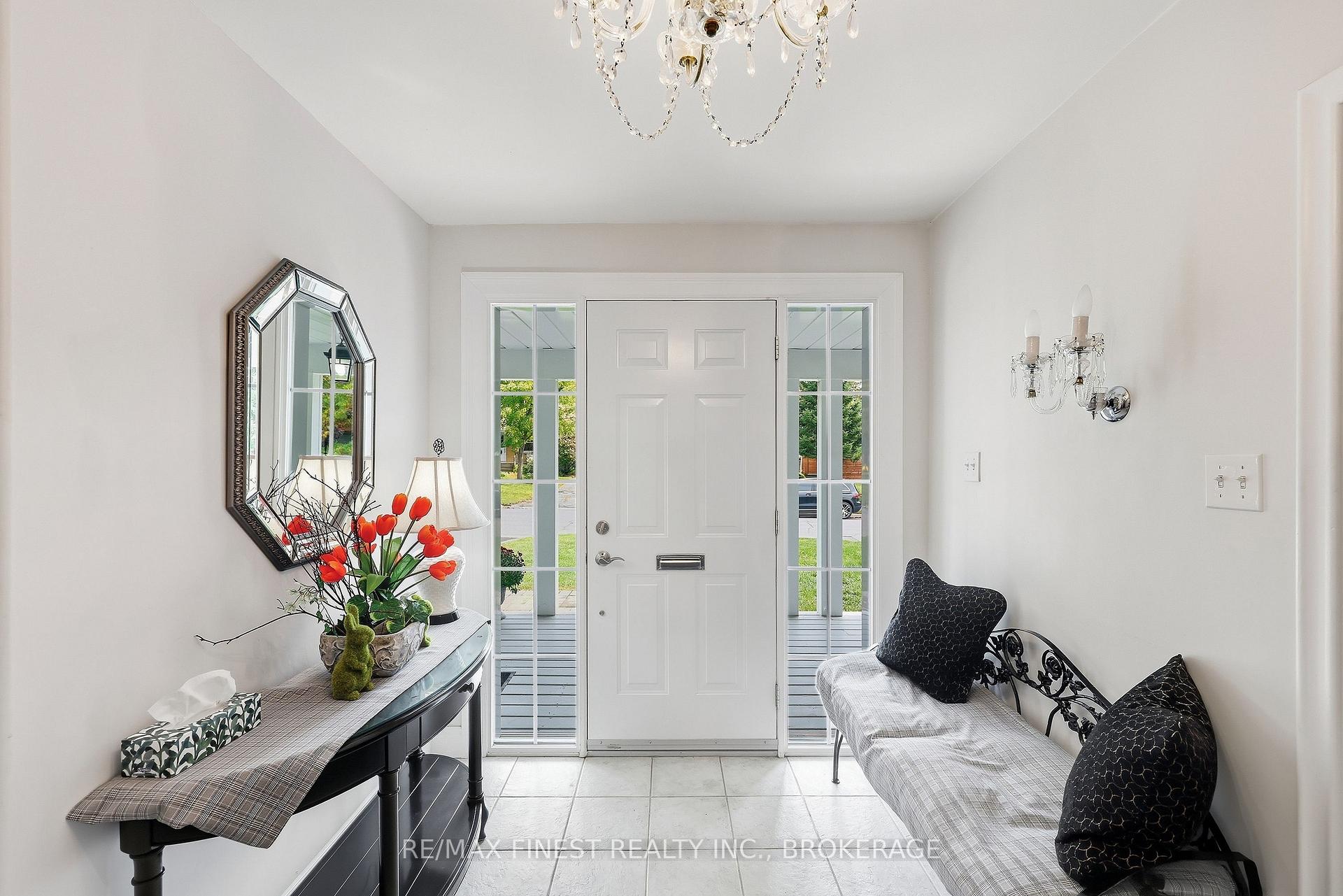 Photo 4 of 18 Stormont Avenue, Kingston, West of Sir John A. Blvd — HOMEH