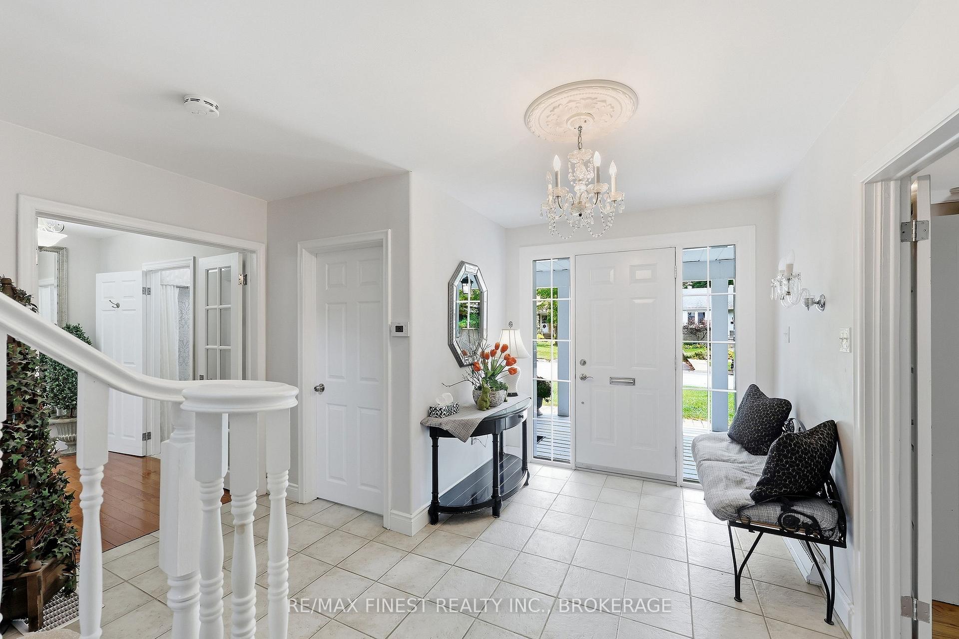 Photo 5 of 18 Stormont Avenue, Kingston, West of Sir John A. Blvd — HOMEH