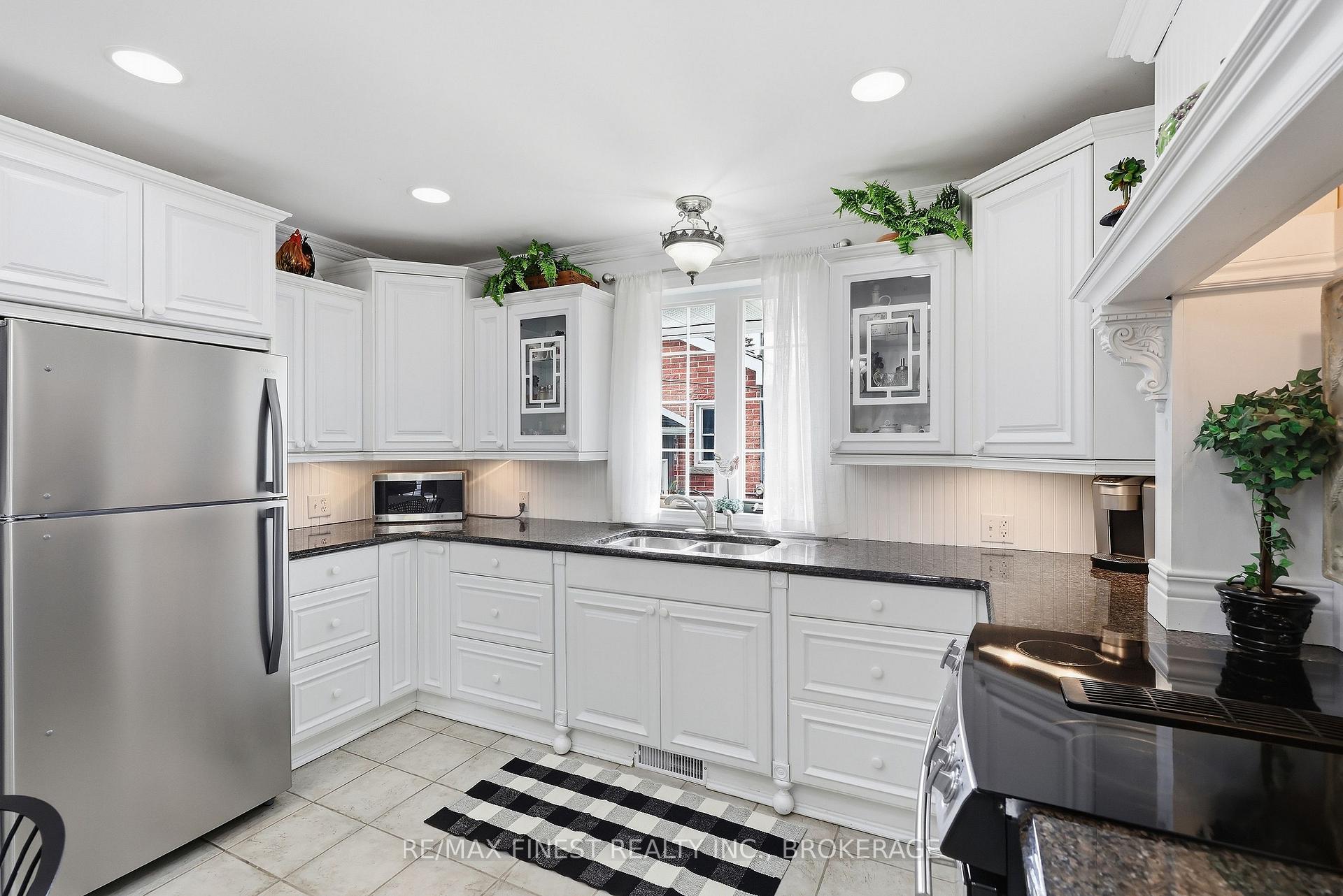 Photo 13 of 18 Stormont Avenue, Kingston, West of Sir John A. Blvd — HOMEH