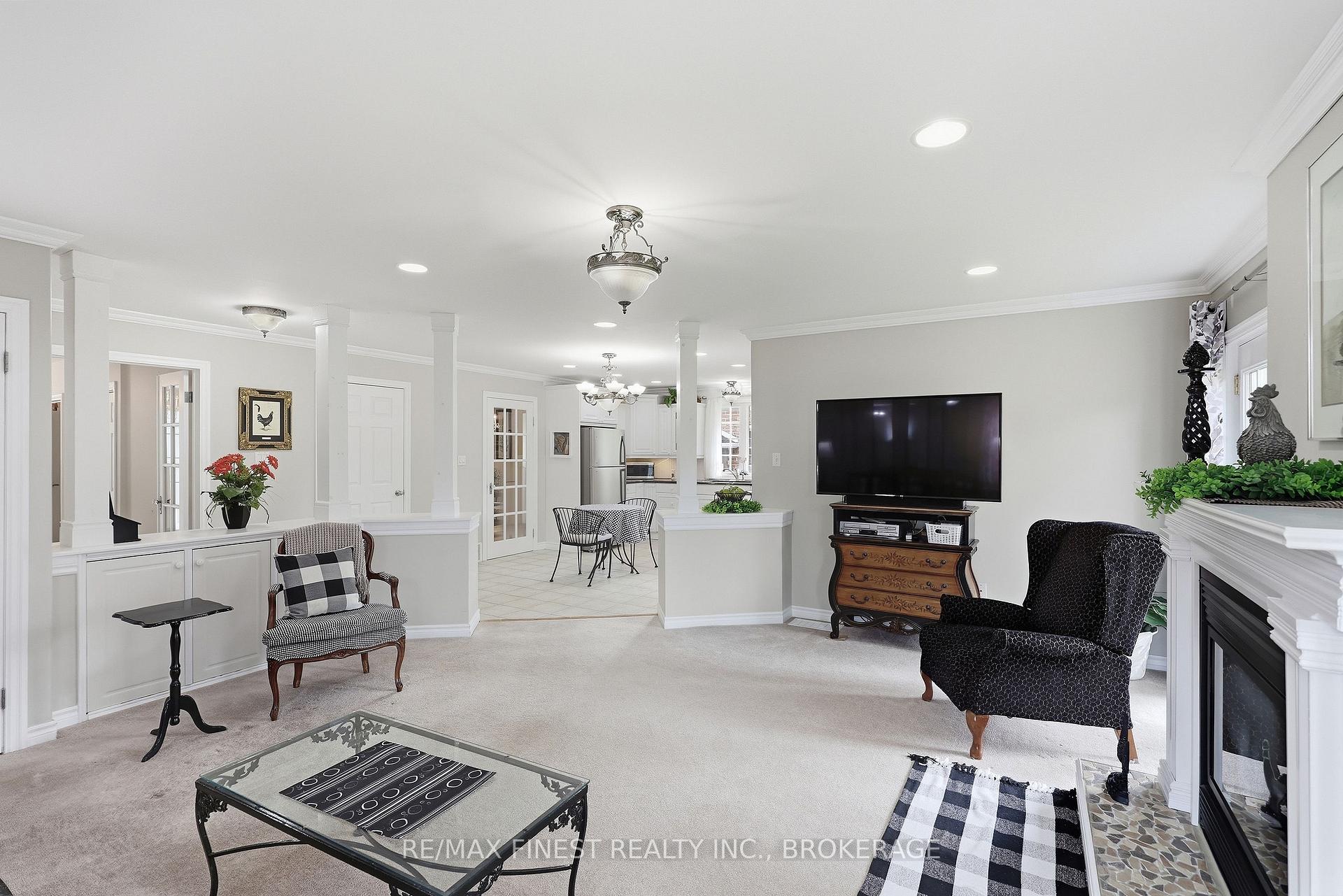 Photo 14 of 18 Stormont Avenue, Kingston, West of Sir John A. Blvd — HOMEH