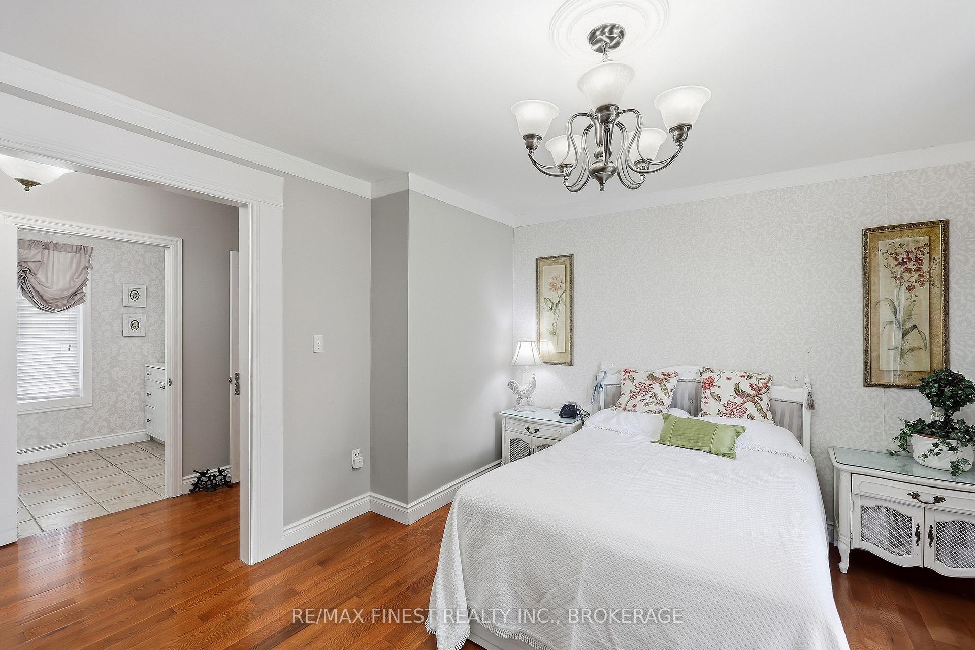 Photo 19 of 18 Stormont Avenue, Kingston, West of Sir John A. Blvd — HOMEH