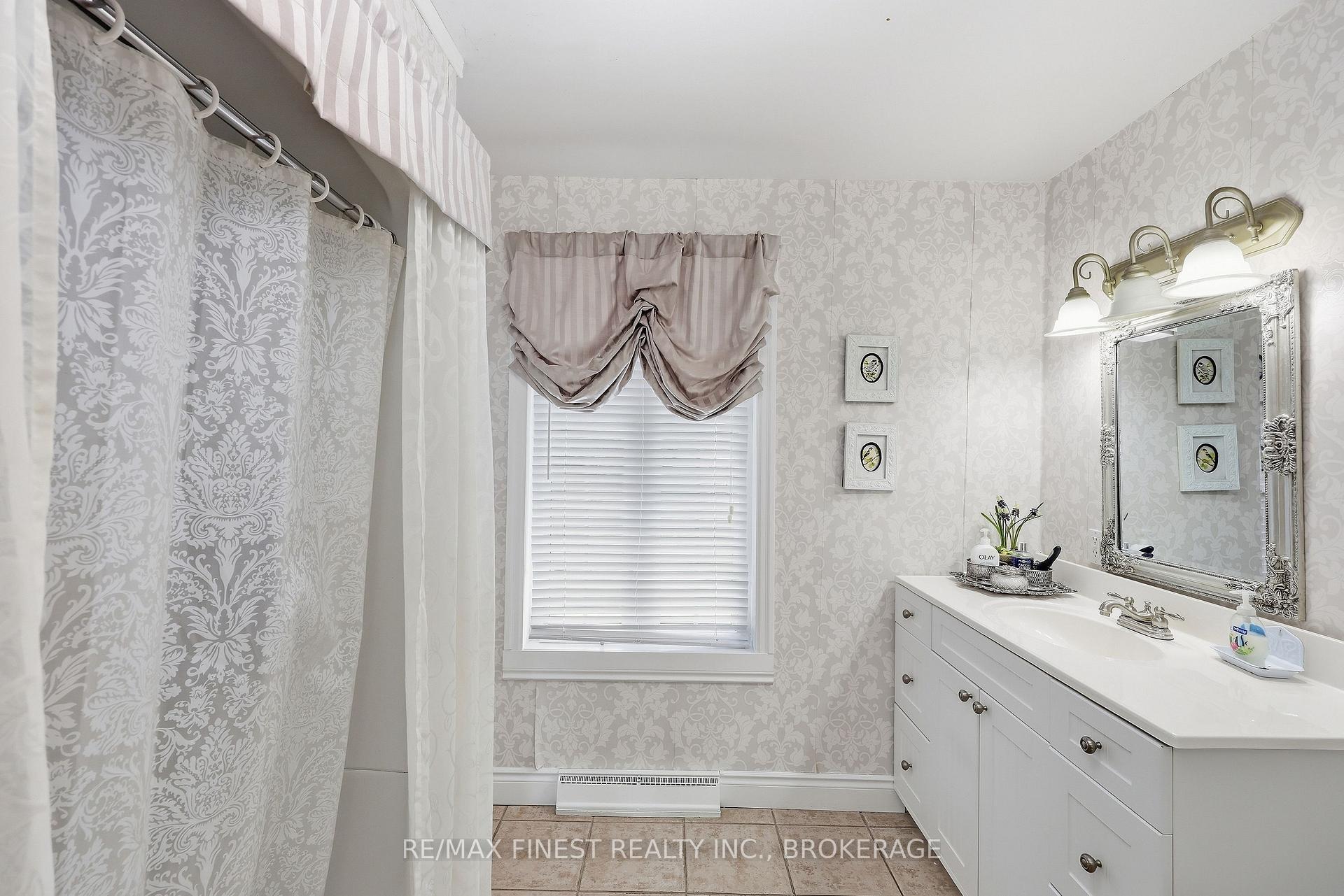 Photo 21 of 18 Stormont Avenue, Kingston, West of Sir John A. Blvd — HOMEH