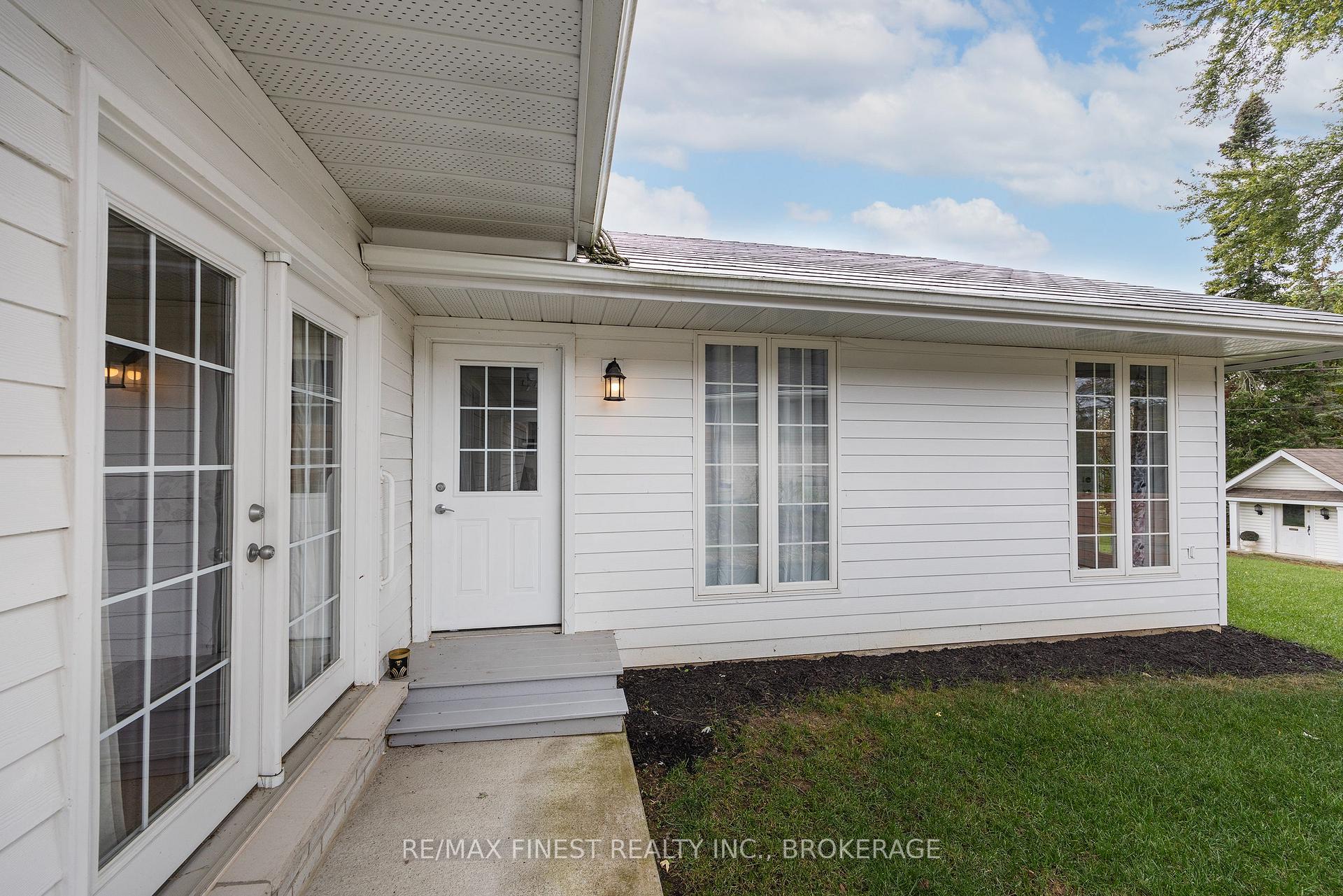 Photo 46 of 18 Stormont Avenue, Kingston, West of Sir John A. Blvd — HOMEH