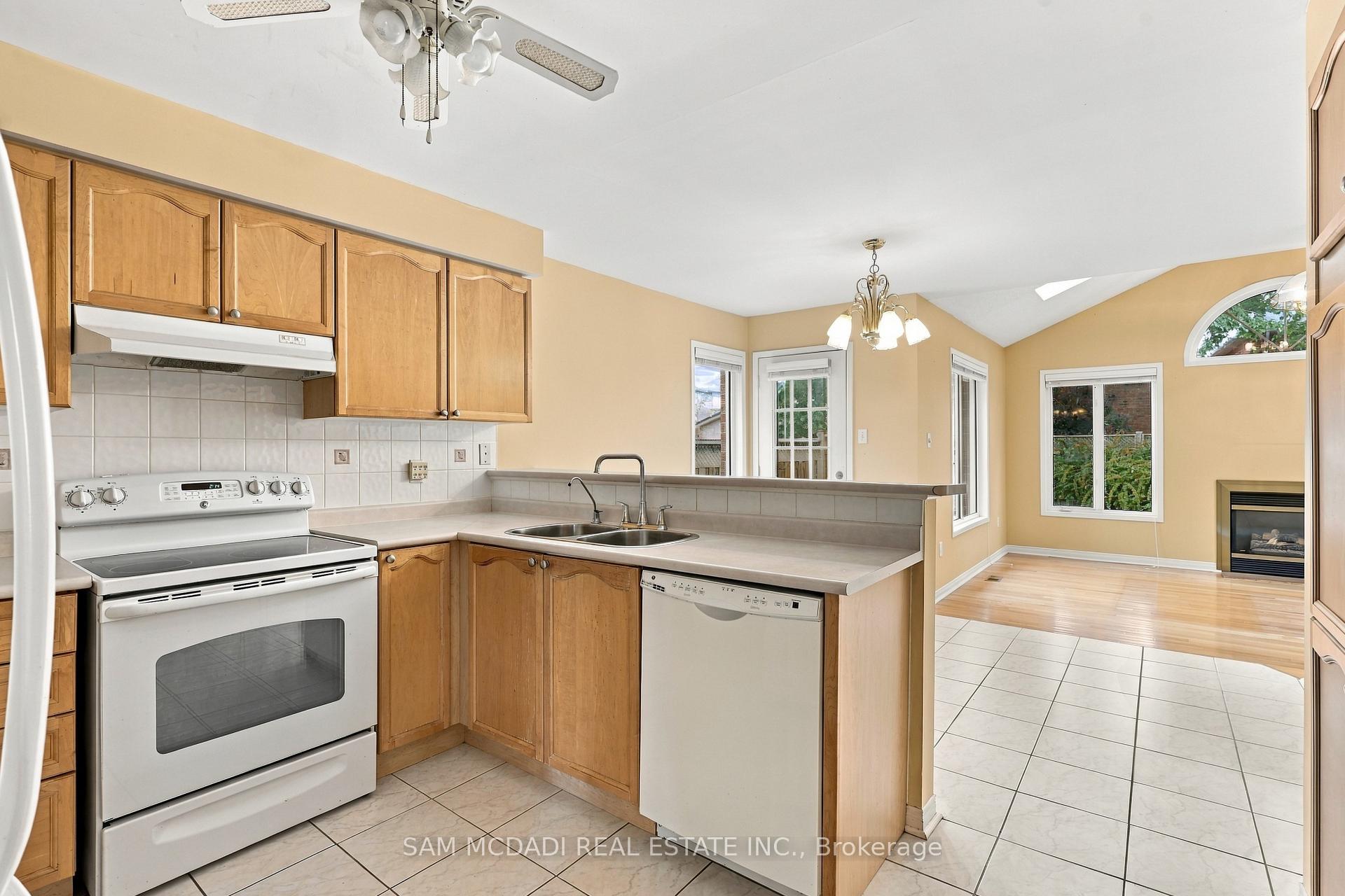 Photo 9 of 5263 Russell View Road, Mississauga, Central Erin Mills — HOMEH