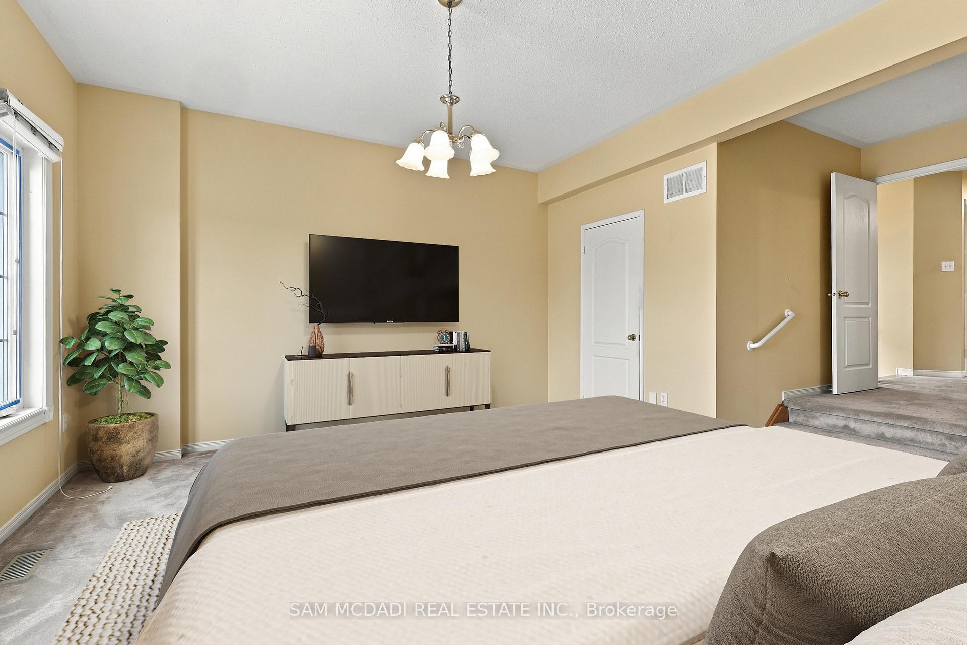 Photo 15 of 5263 Russell View Road, Mississauga, Central Erin Mills — HOMEH