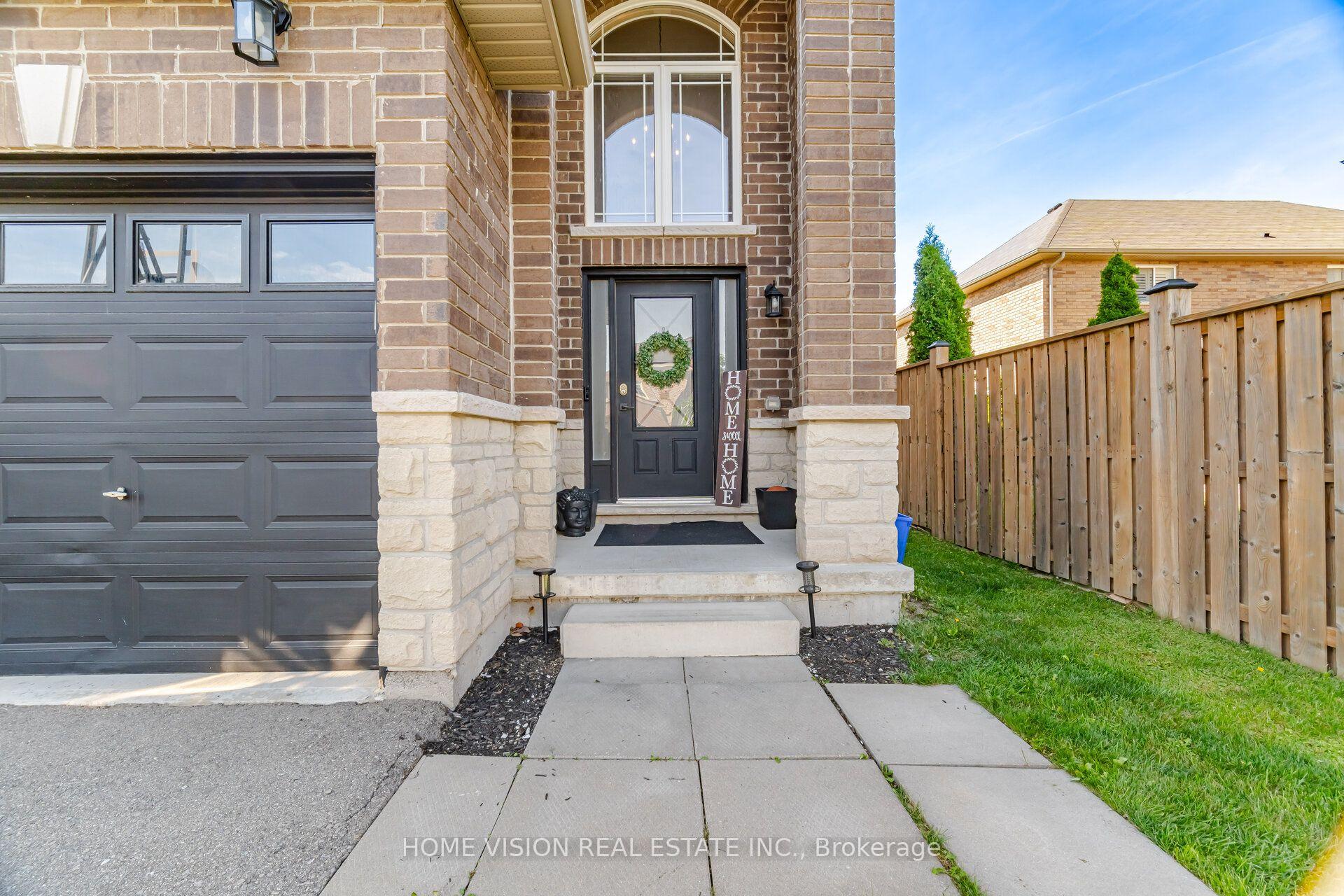 Photo 3 of 8 Colorado Boulevard, Hamilton, Stoney Creek — HOMEH