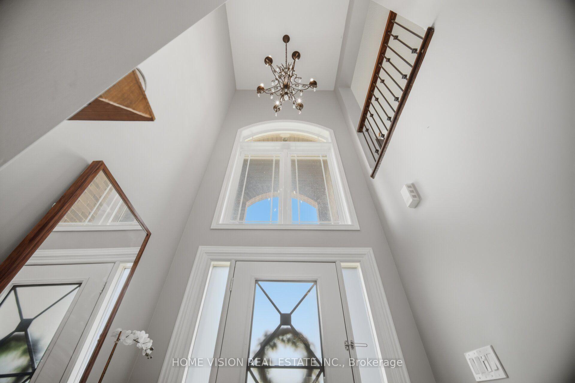 Photo 4 of 8 Colorado Boulevard, Hamilton, Stoney Creek — HOMEH