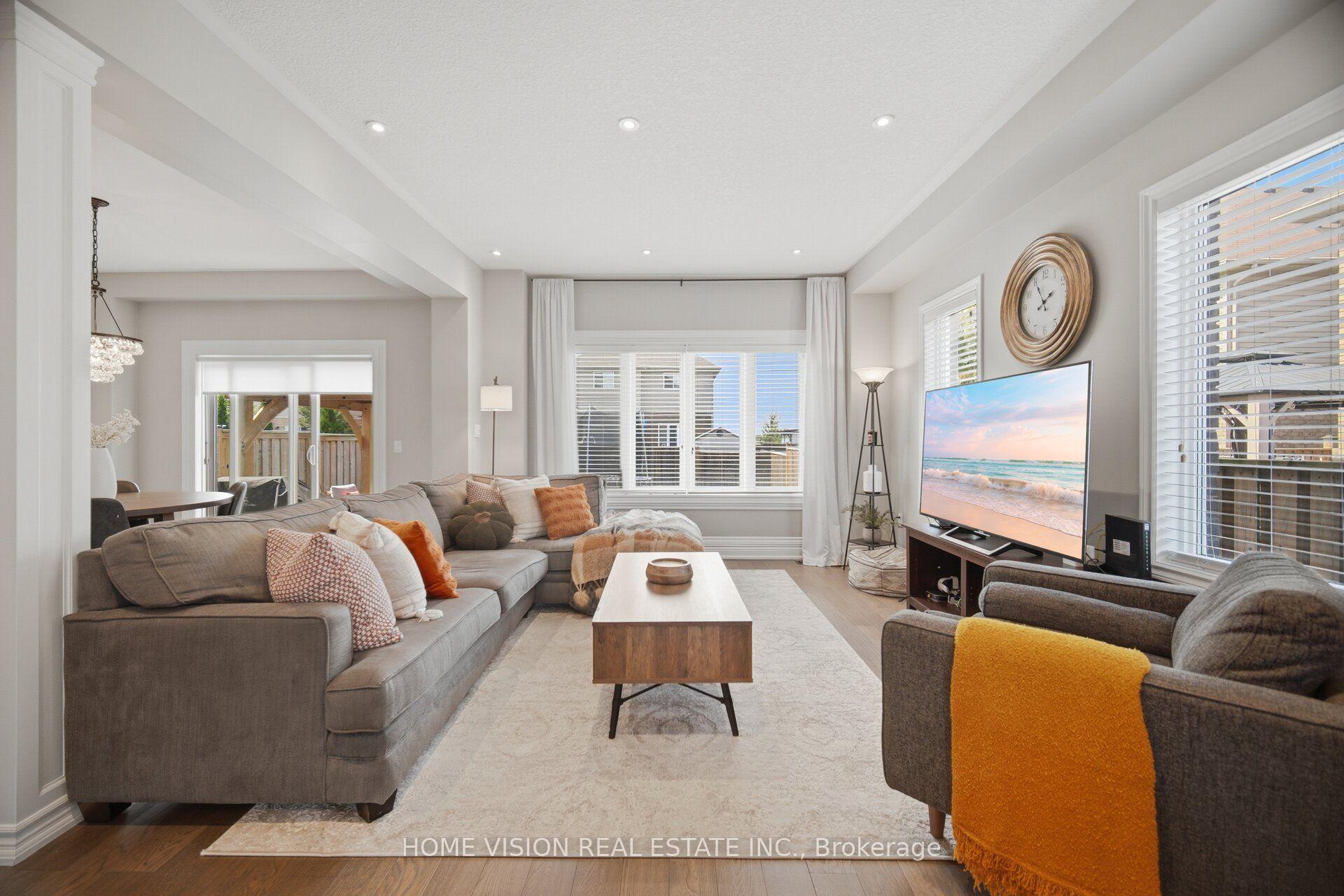 Photo 5 of 8 Colorado Boulevard, Hamilton, Stoney Creek — HOMEH