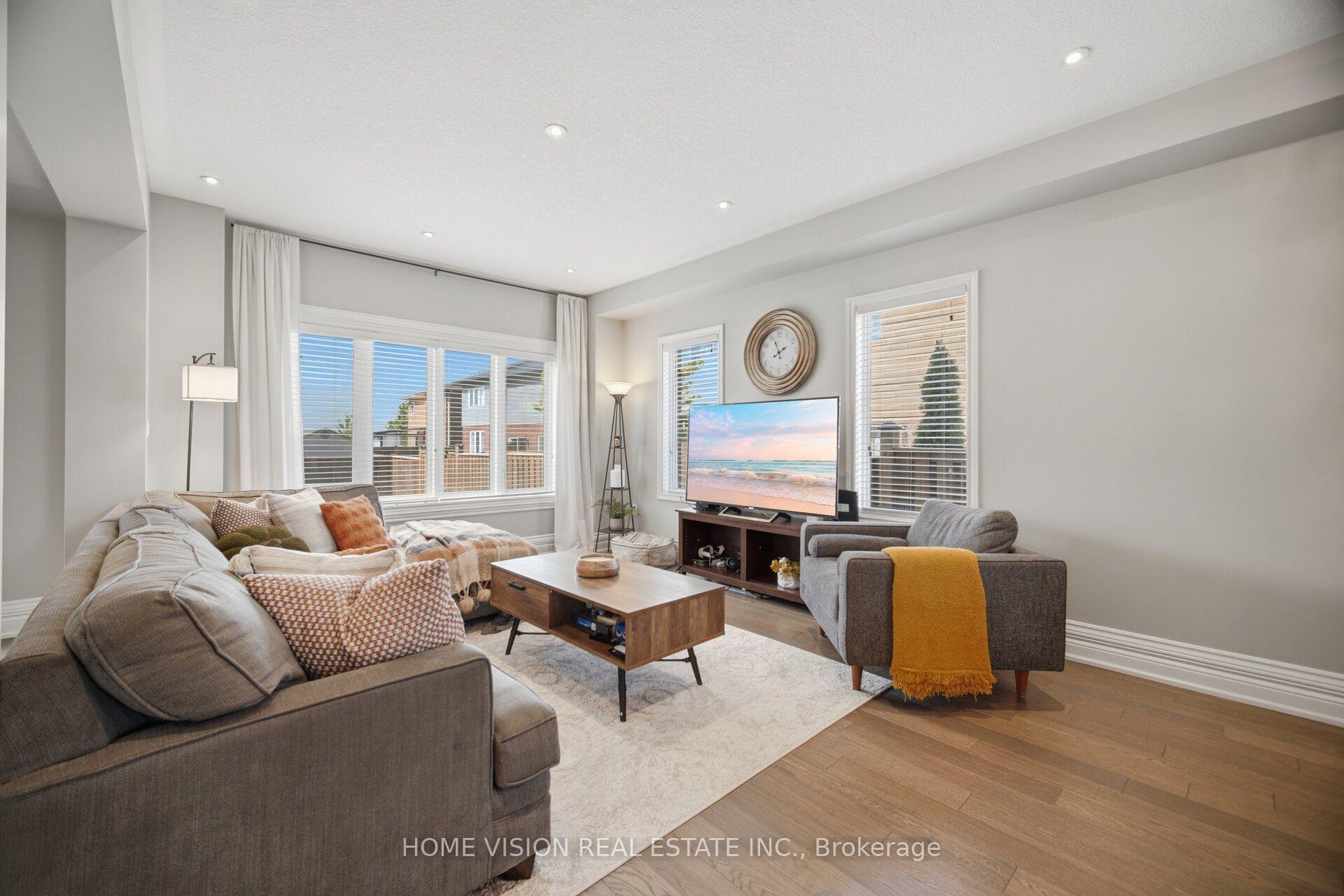 Photo 7 of 8 Colorado Boulevard, Hamilton, Stoney Creek — HOMEH