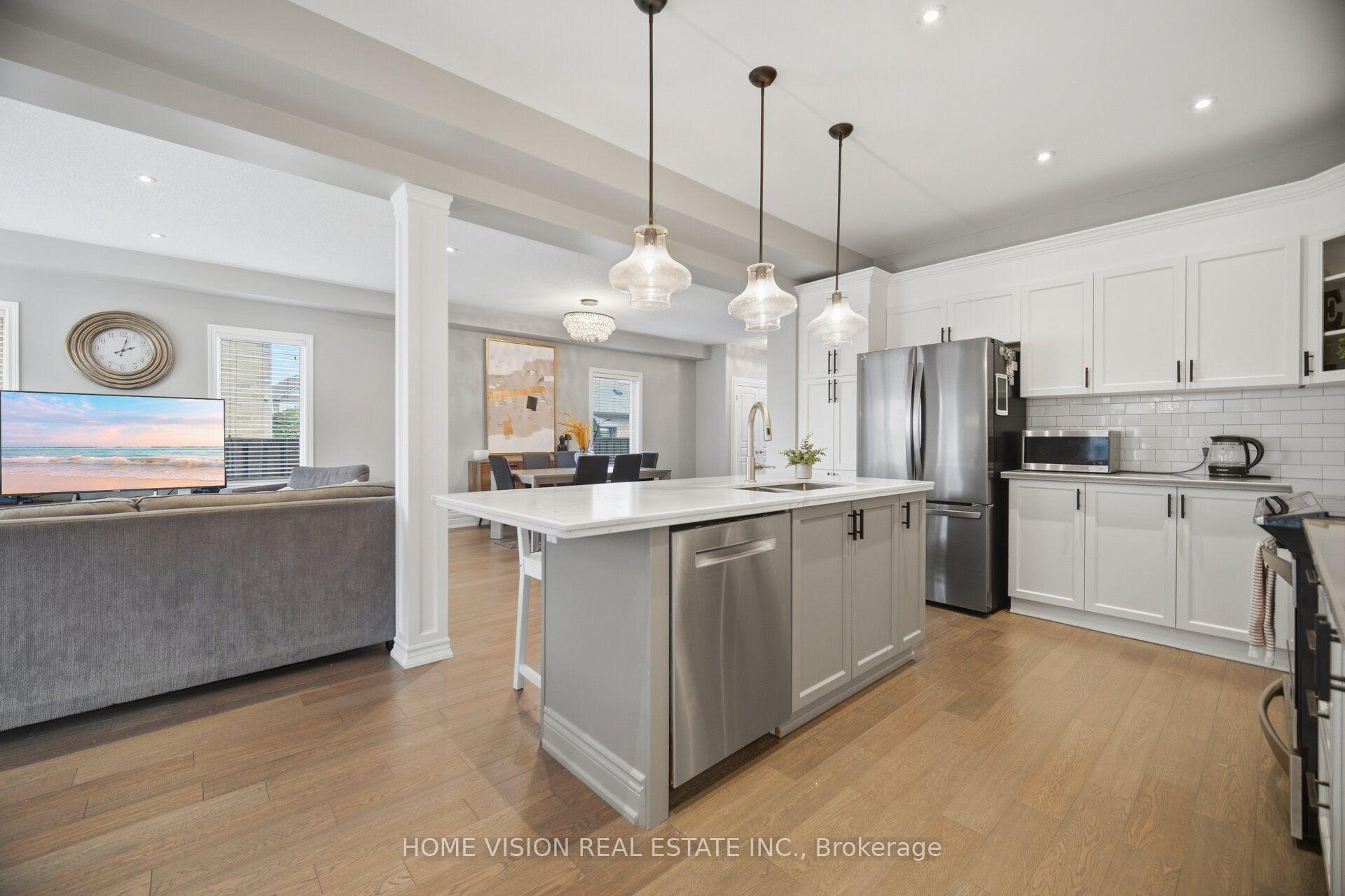 Photo 10 of 8 Colorado Boulevard, Hamilton, Stoney Creek — HOMEH