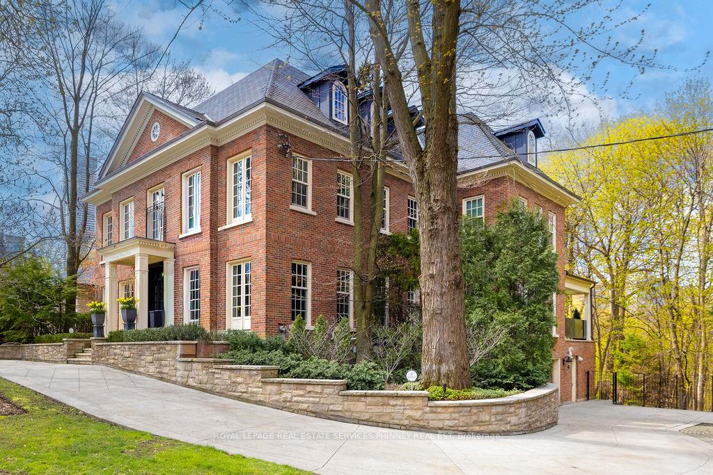 Photo 2 of 20 Cluny Drive, Toronto, Rosedale-Moore Park — HOMEH