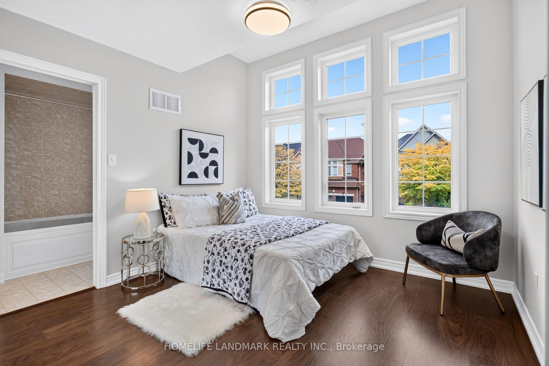 Photo 11 of 75 Estrella Crescent, Richmond Hill, Jefferson — HOMEH
