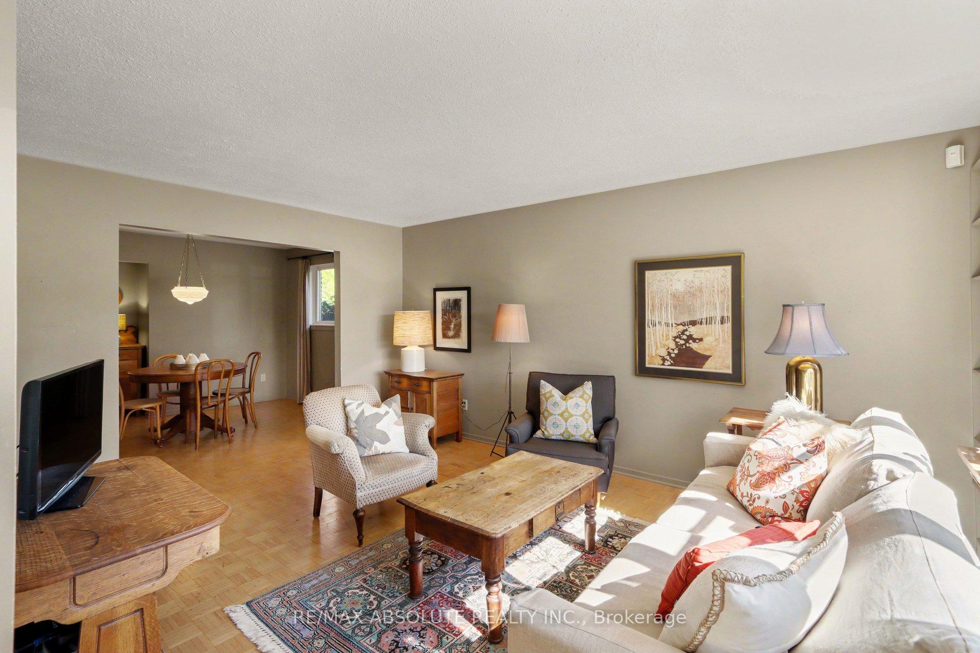 Photo 5 of 125 Juniper Street E, Ottawa, Chatelaine Village — HOMEH