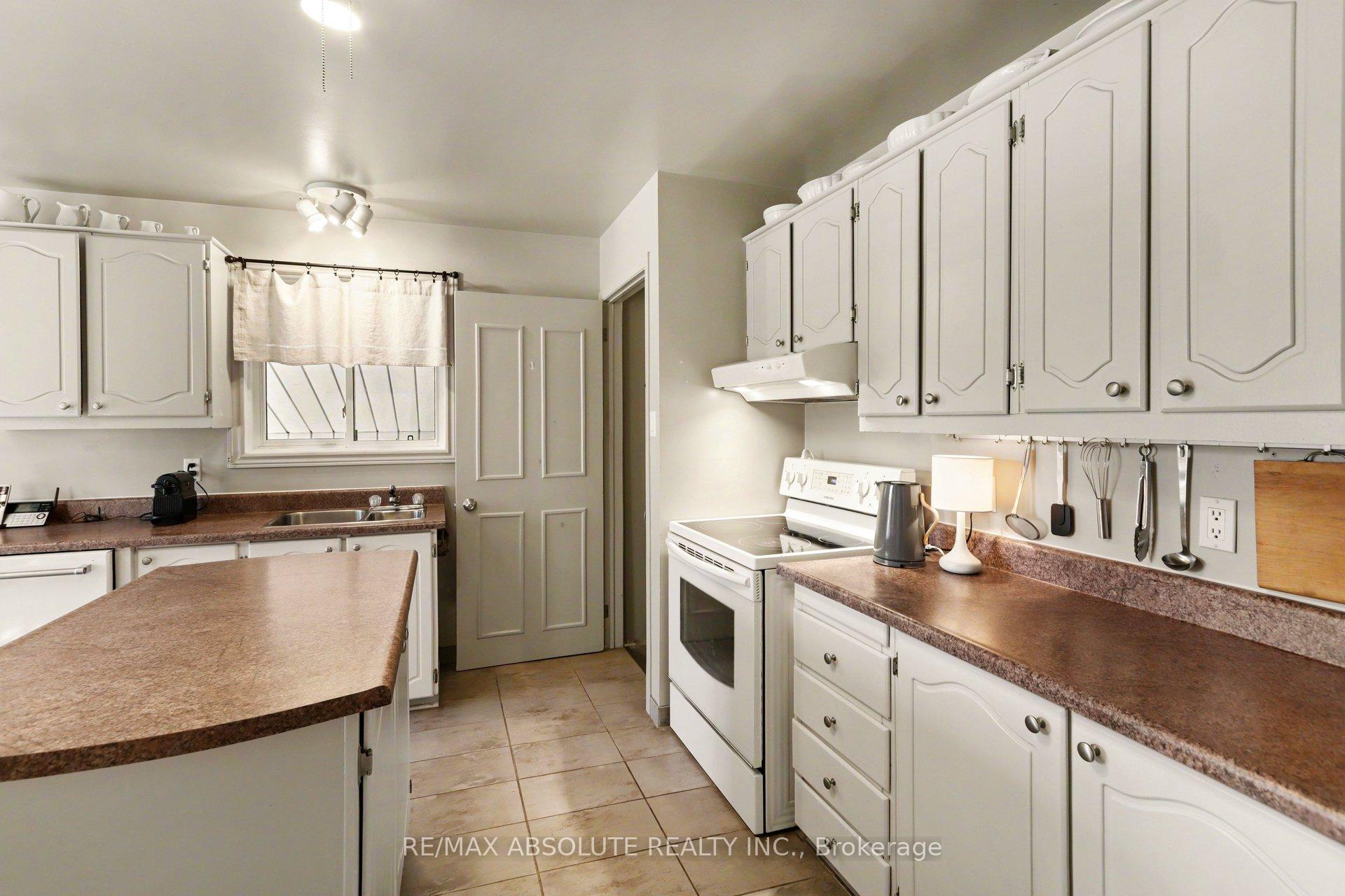 Photo 11 of 125 Juniper Street E, Ottawa, Chatelaine Village — HOMEH