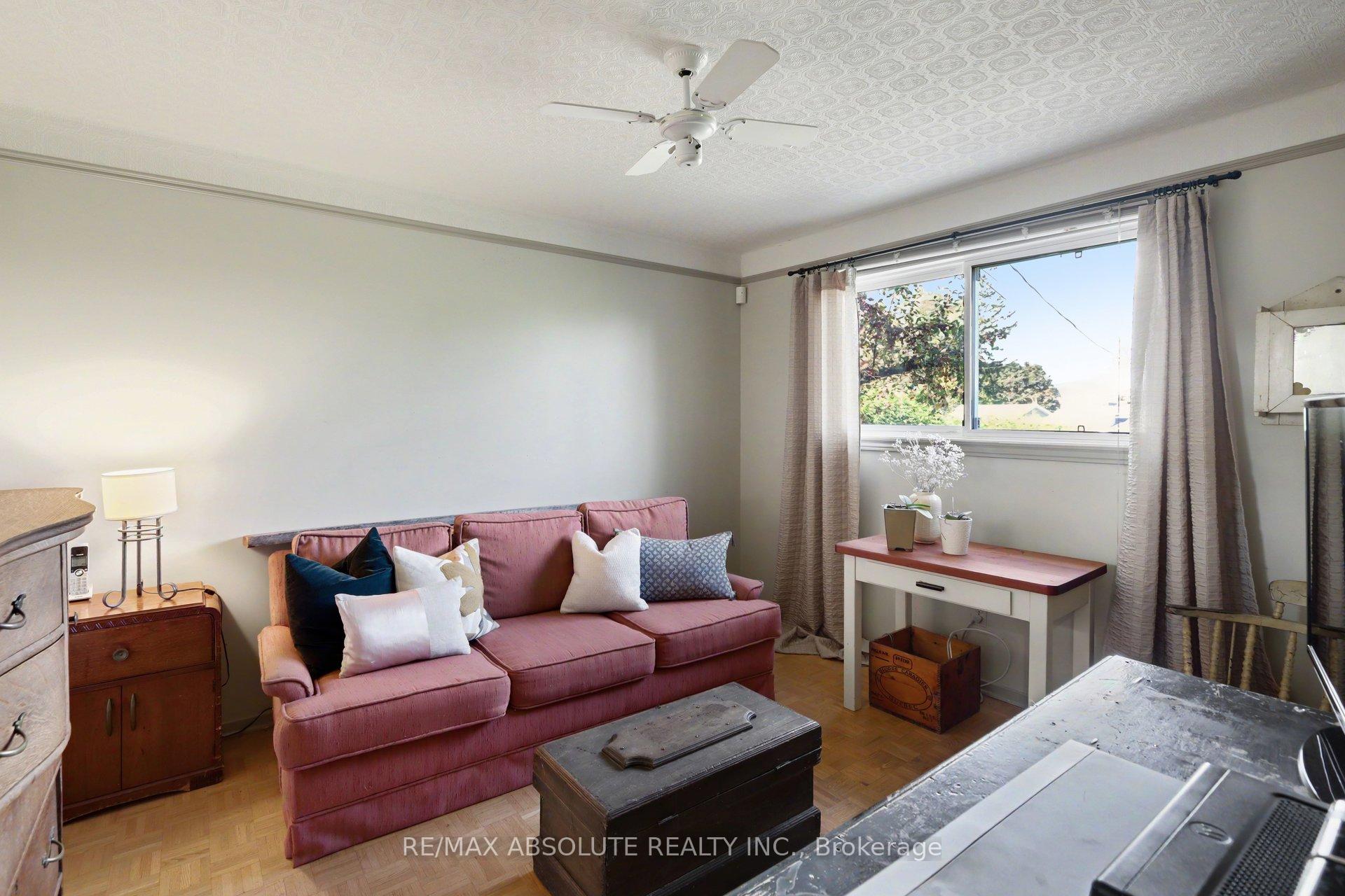 Photo 15 of 125 Juniper Street E, Ottawa, Chatelaine Village — HOMEH