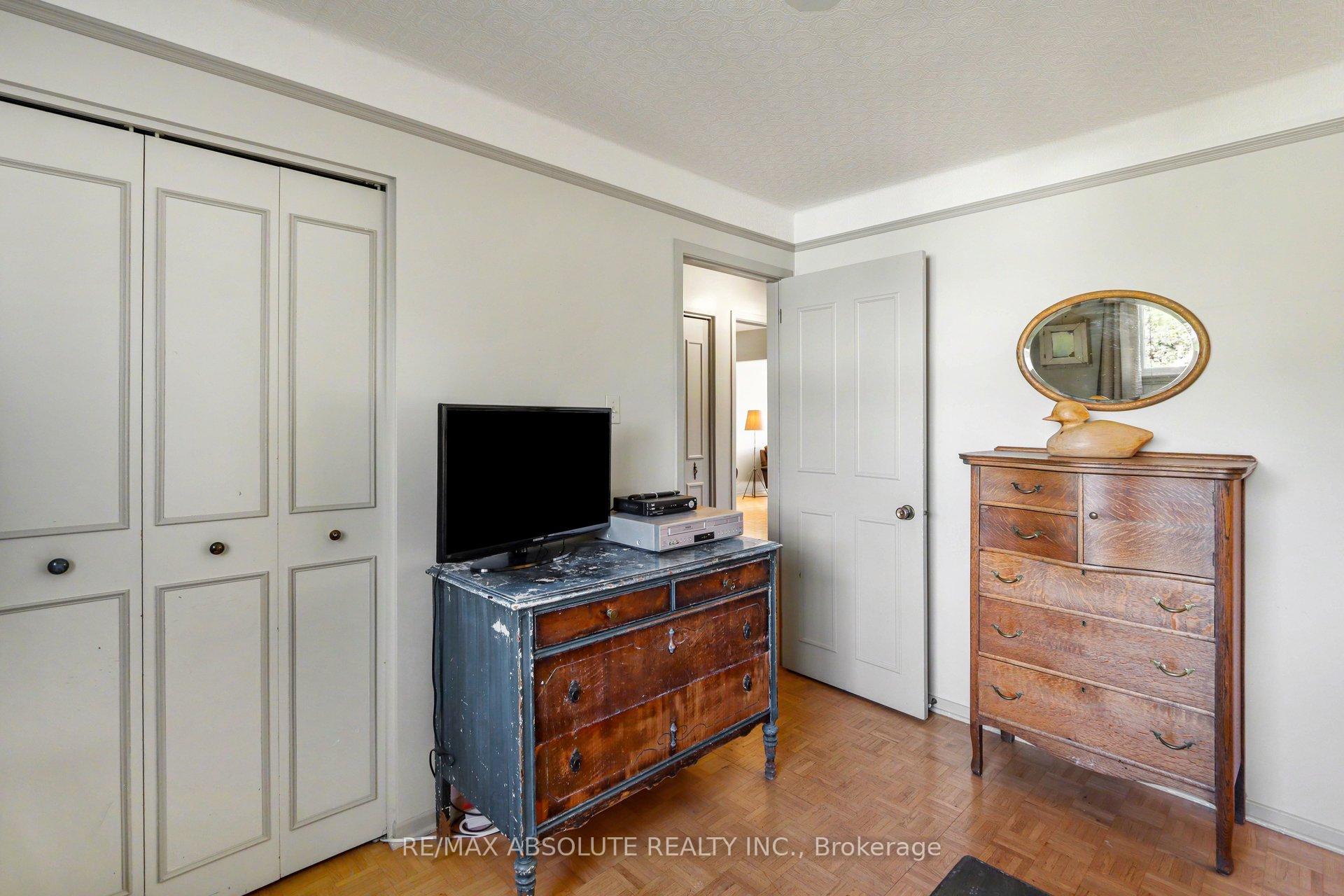 Photo 16 of 125 Juniper Street E, Ottawa, Chatelaine Village — HOMEH