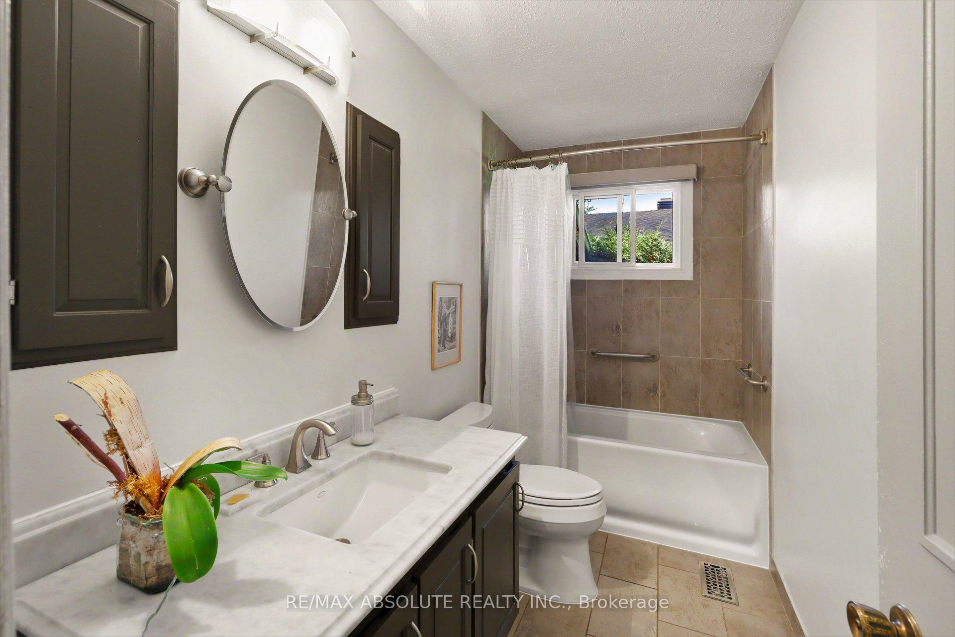 Photo 17 of 125 Juniper Street E, Ottawa, Chatelaine Village — HOMEH