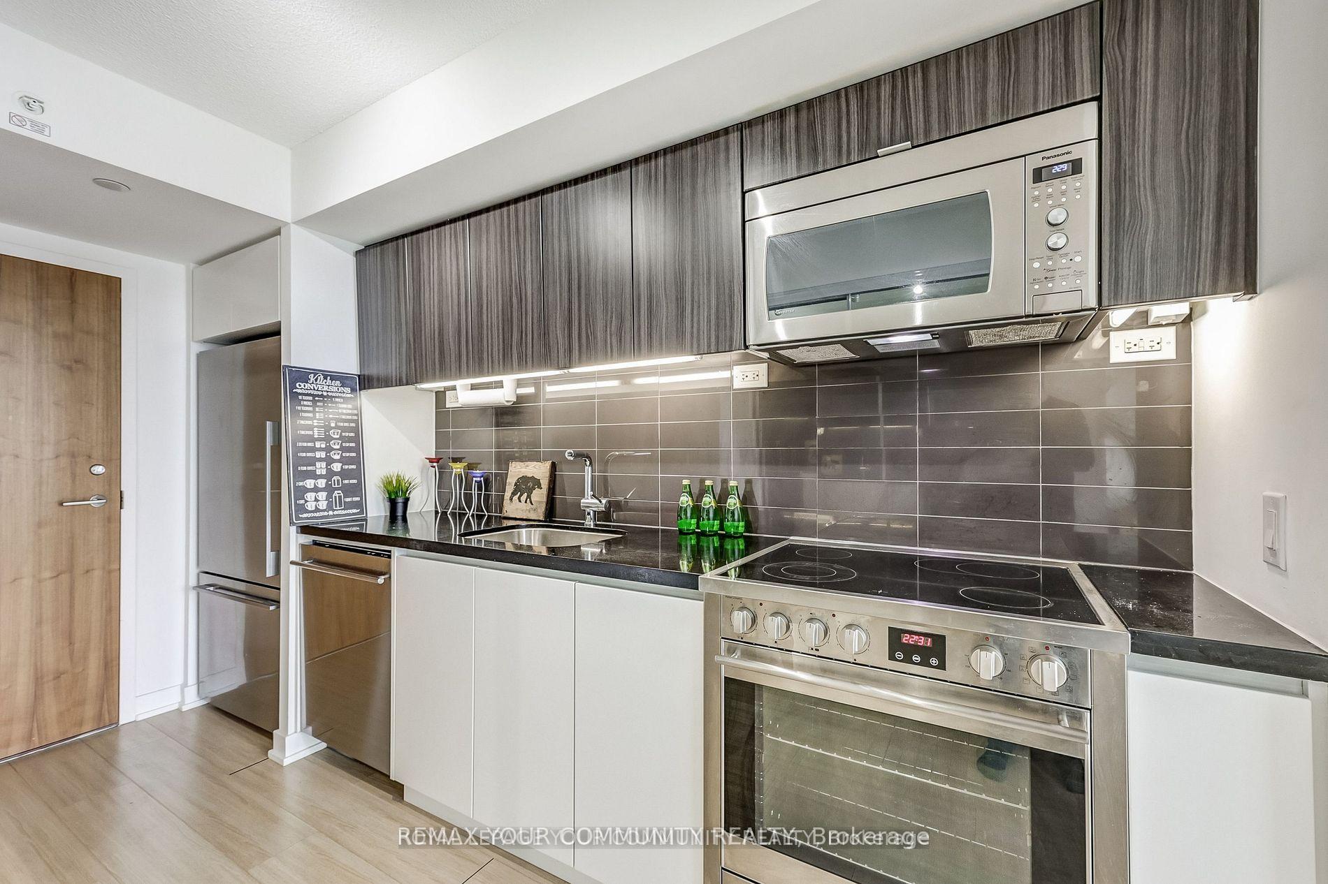 Photo 5 of Unit 3208, 85 Queens Wharf Road, Toronto, Waterfront Communities — HOMEH