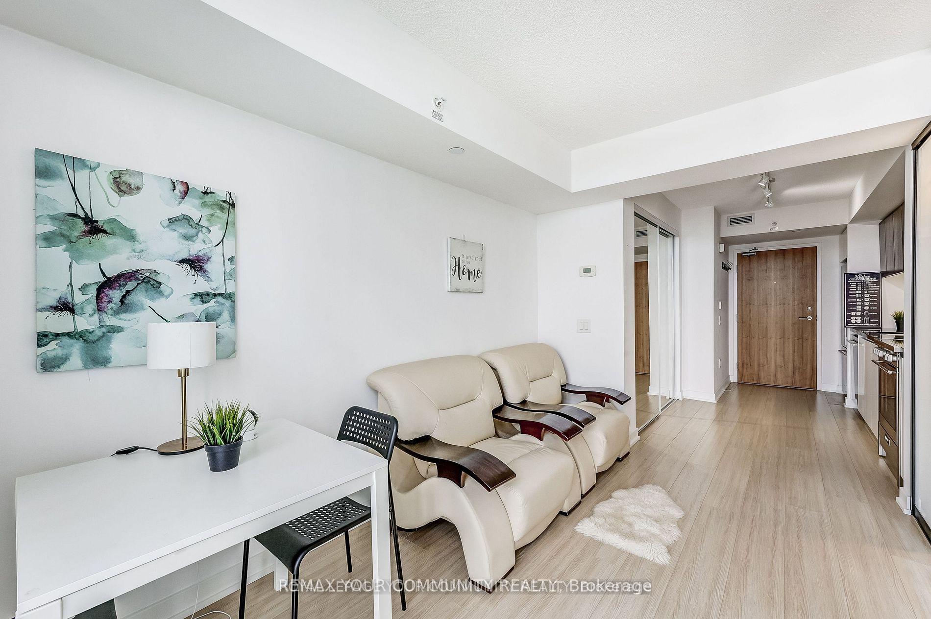 Photo 6 of Unit 3208, 85 Queens Wharf Road, Toronto, Waterfront Communities — HOMEH