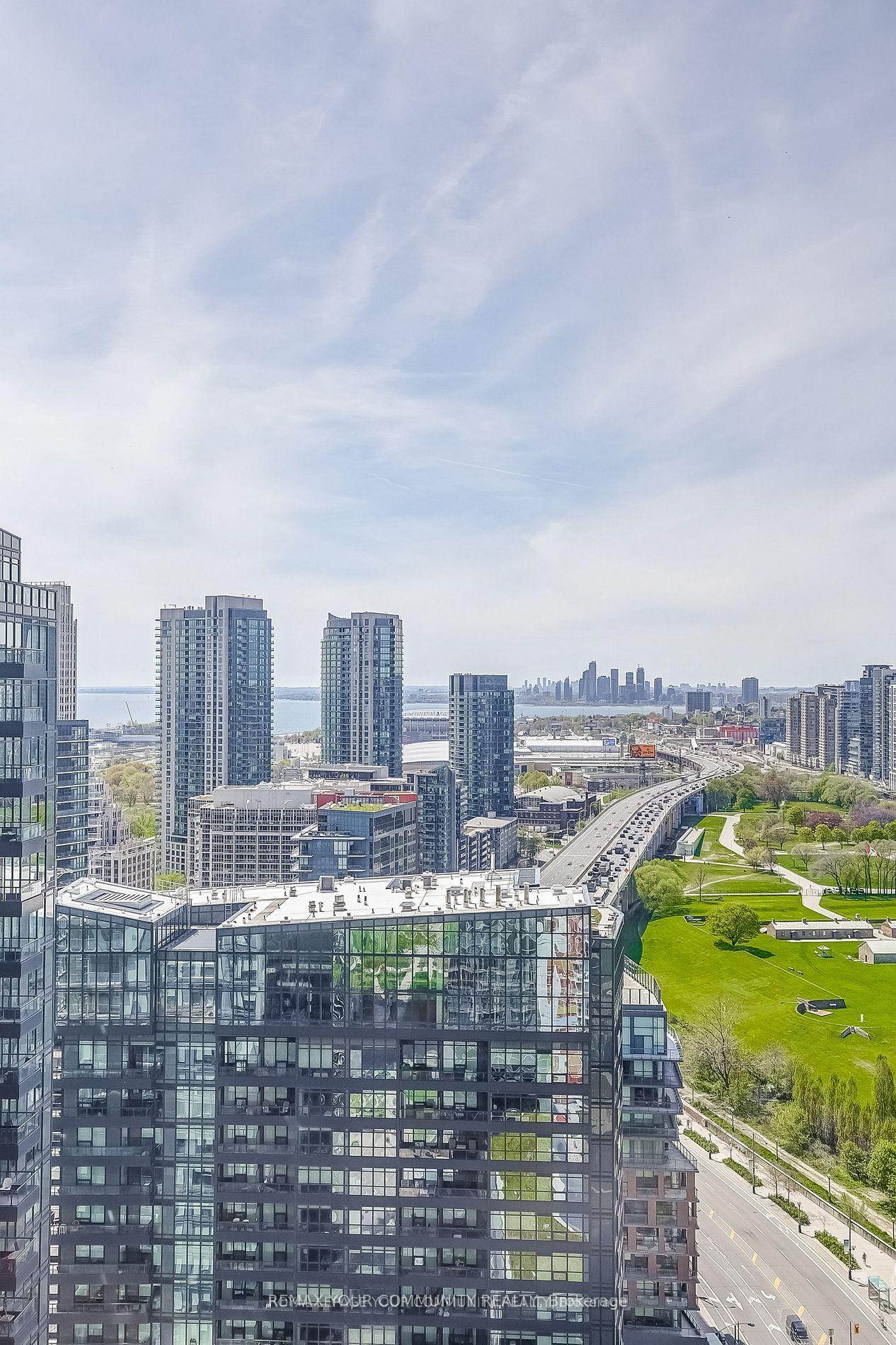 Photo 16 of Unit 3208, 85 Queens Wharf Road, Toronto, Waterfront Communities — HOMEH