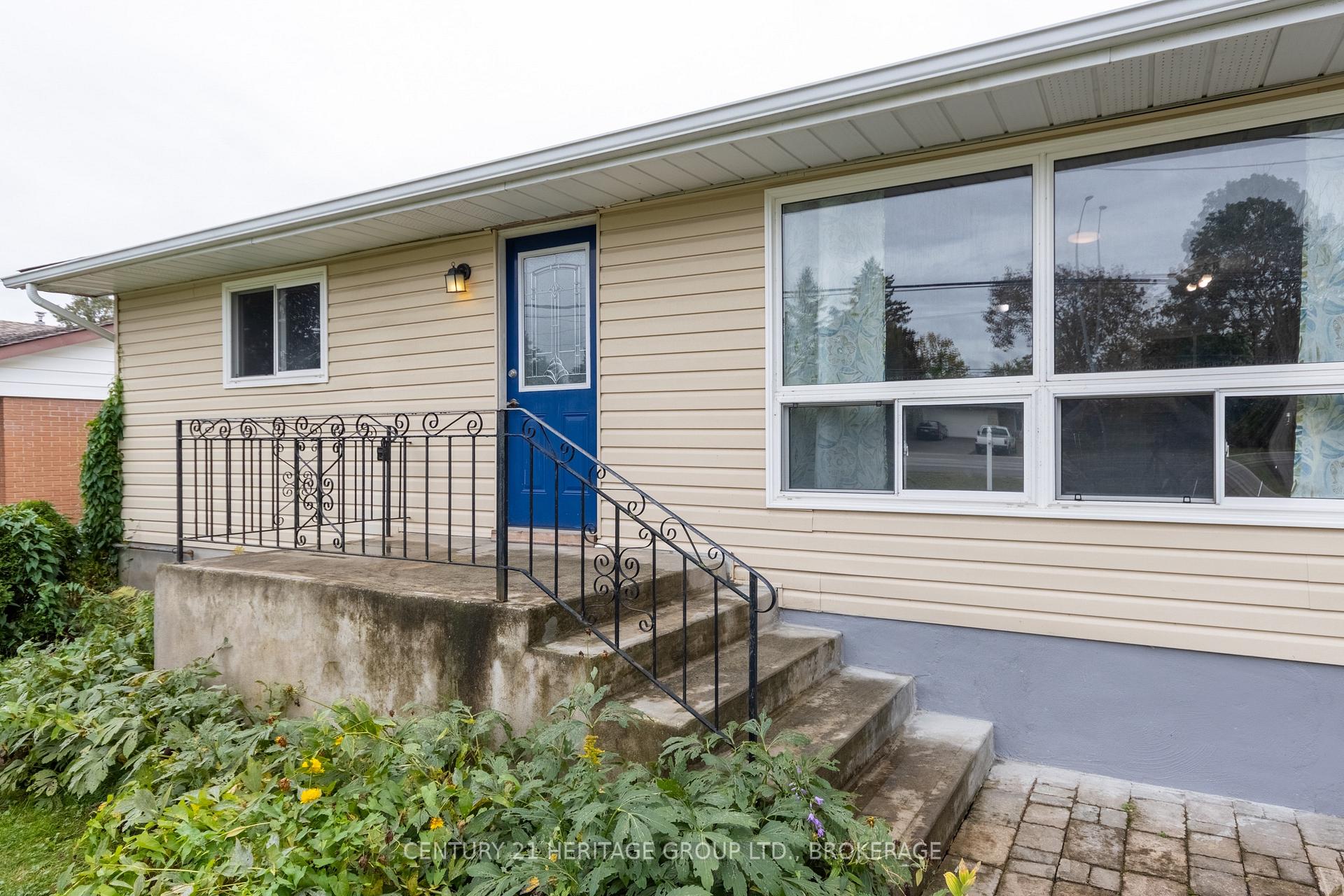 Photo 3 of 3007 Princess Street, Kingston, North of Taylor-Kidd Blvd — HOMEH