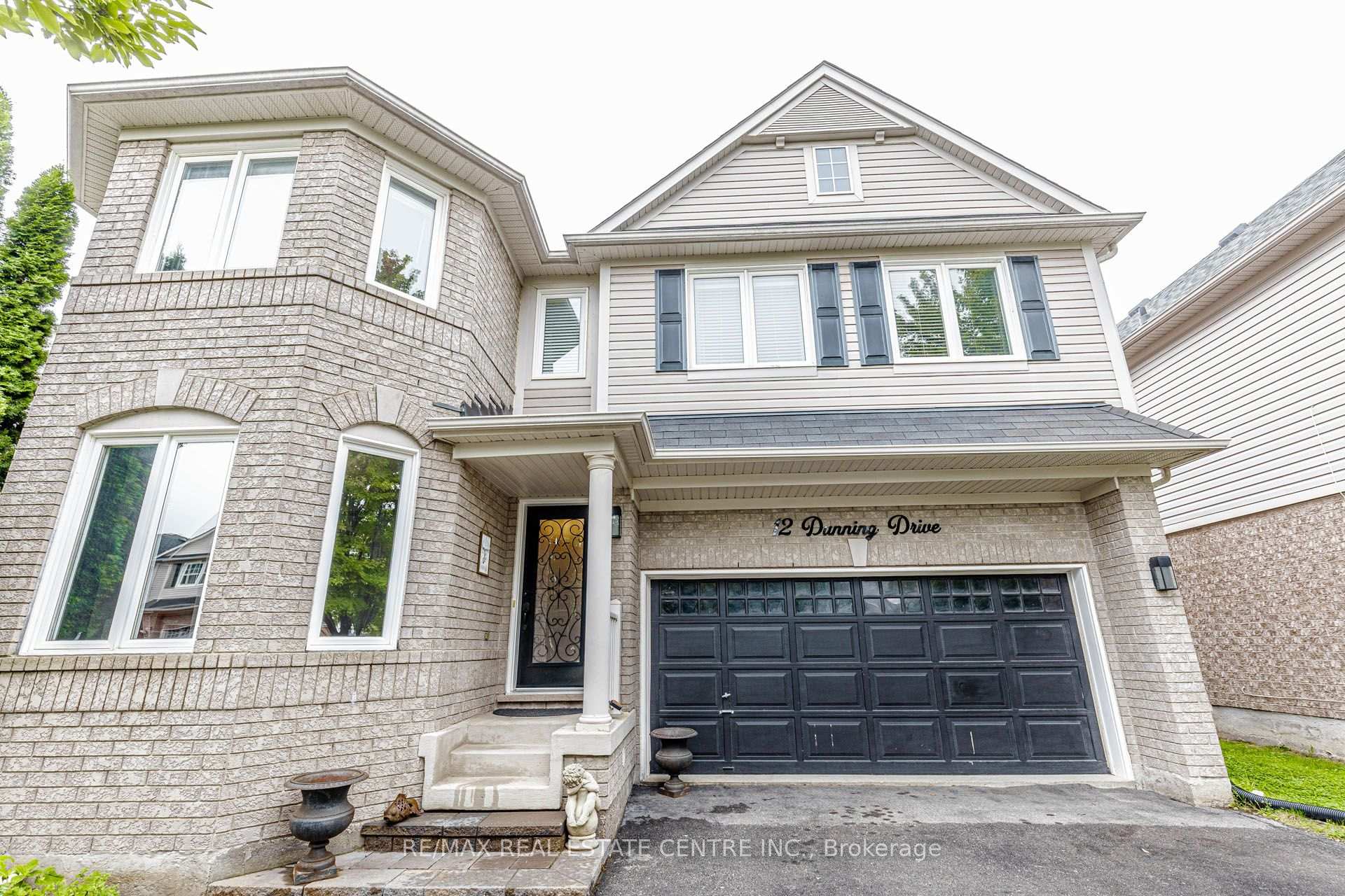 Photo 2 of 12 Dunning Drive, New Tecumseth, Alliston — HOMEH