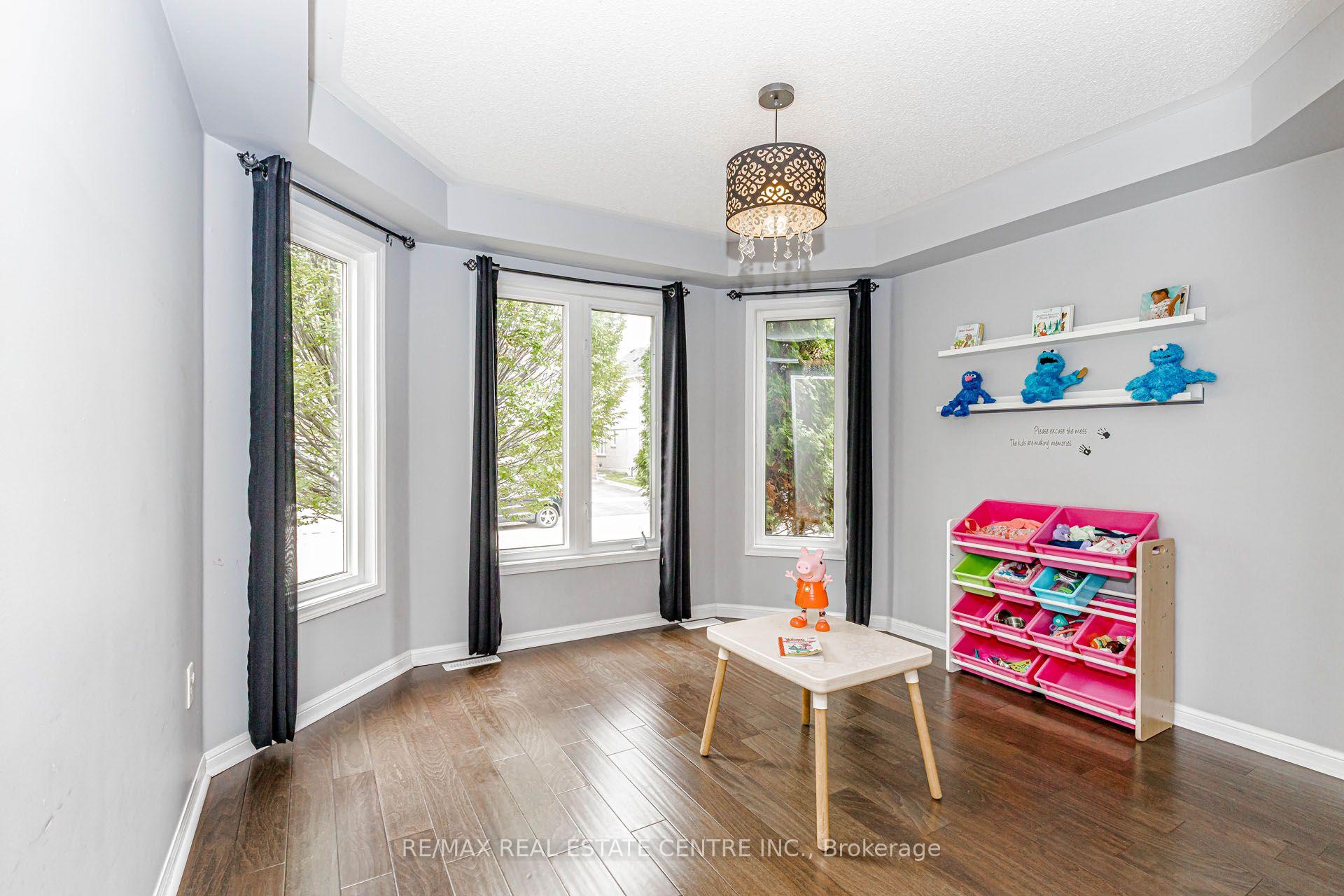 Photo 3 of 12 Dunning Drive, New Tecumseth, Alliston — HOMEH