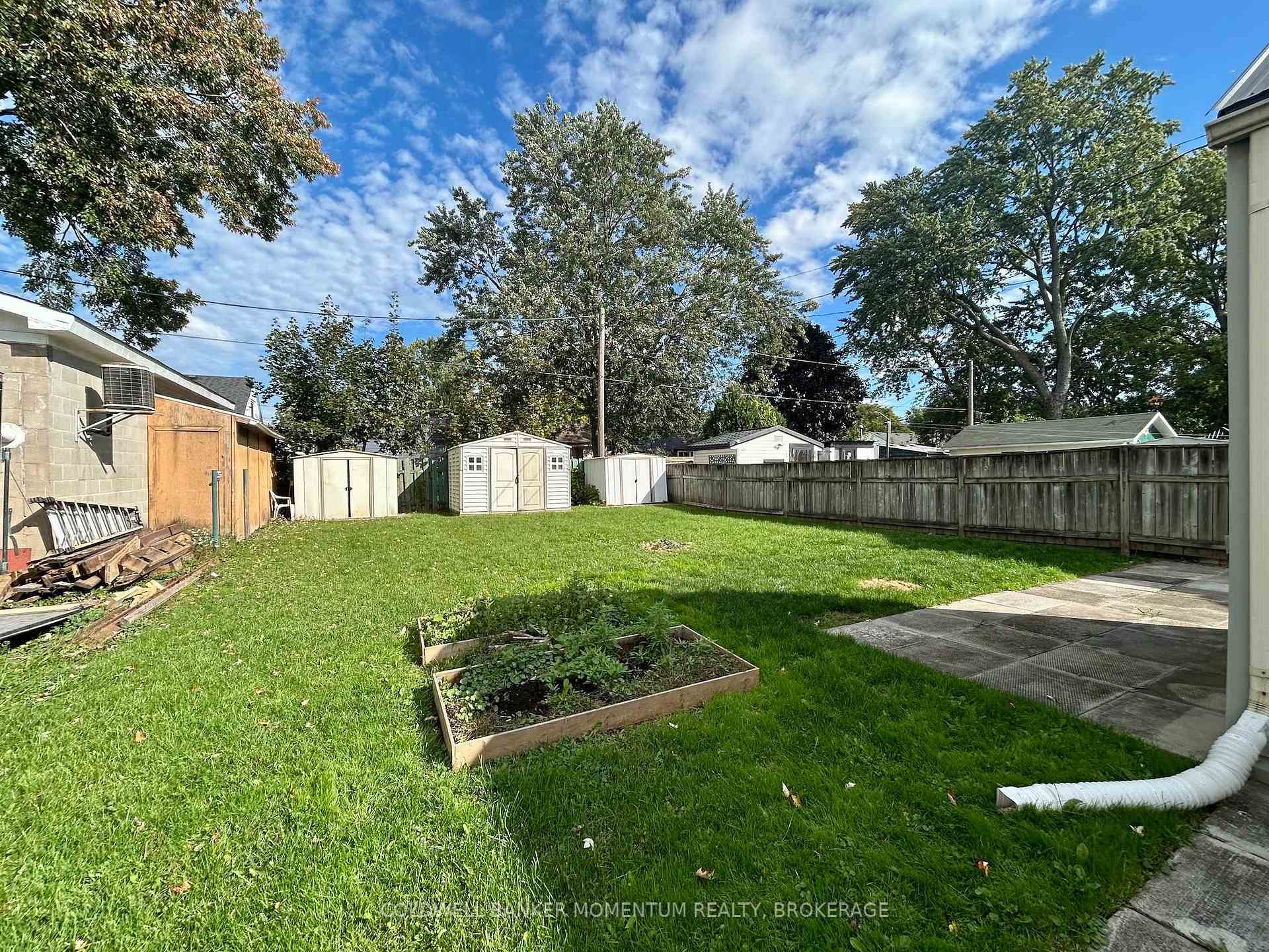 Photo 4 of 6333 Skinner Street, Niagara Falls, Arad/Fallsview — HOMEH