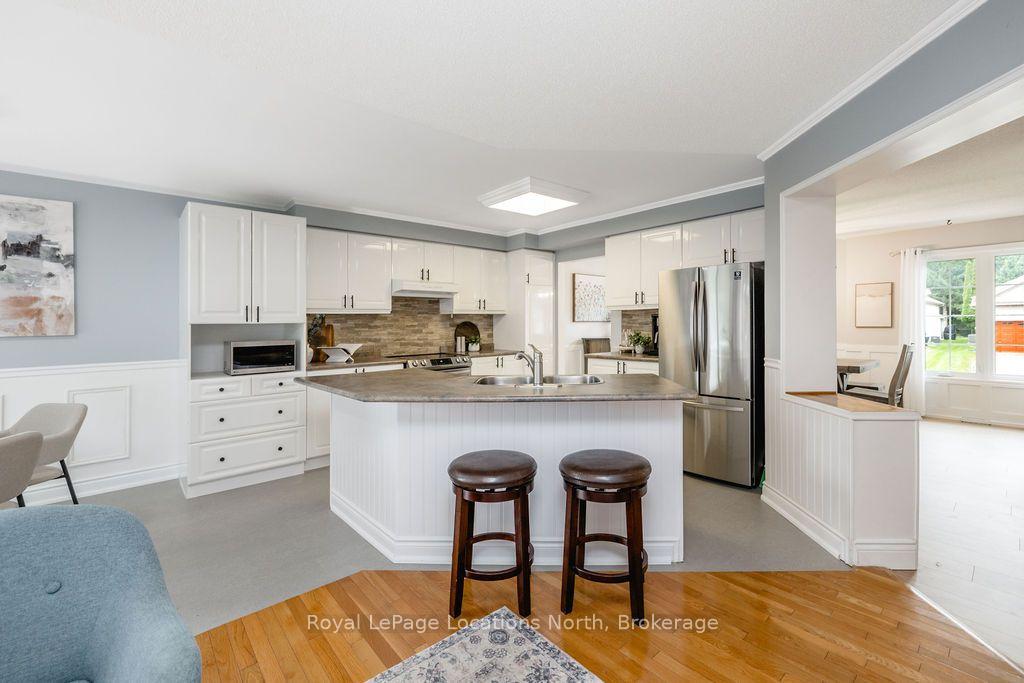 Photo 5 of 45 Bush Crescent, Wasaga Beach — HOMEH