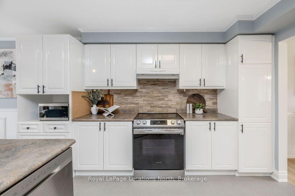Photo 8 of 45 Bush Crescent, Wasaga Beach — HOMEH