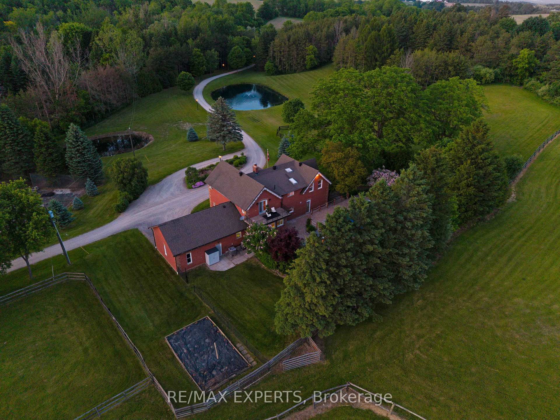 Photo 23 of 16718 Caledon King Townline, Caledon, Palgrave — HOMEH