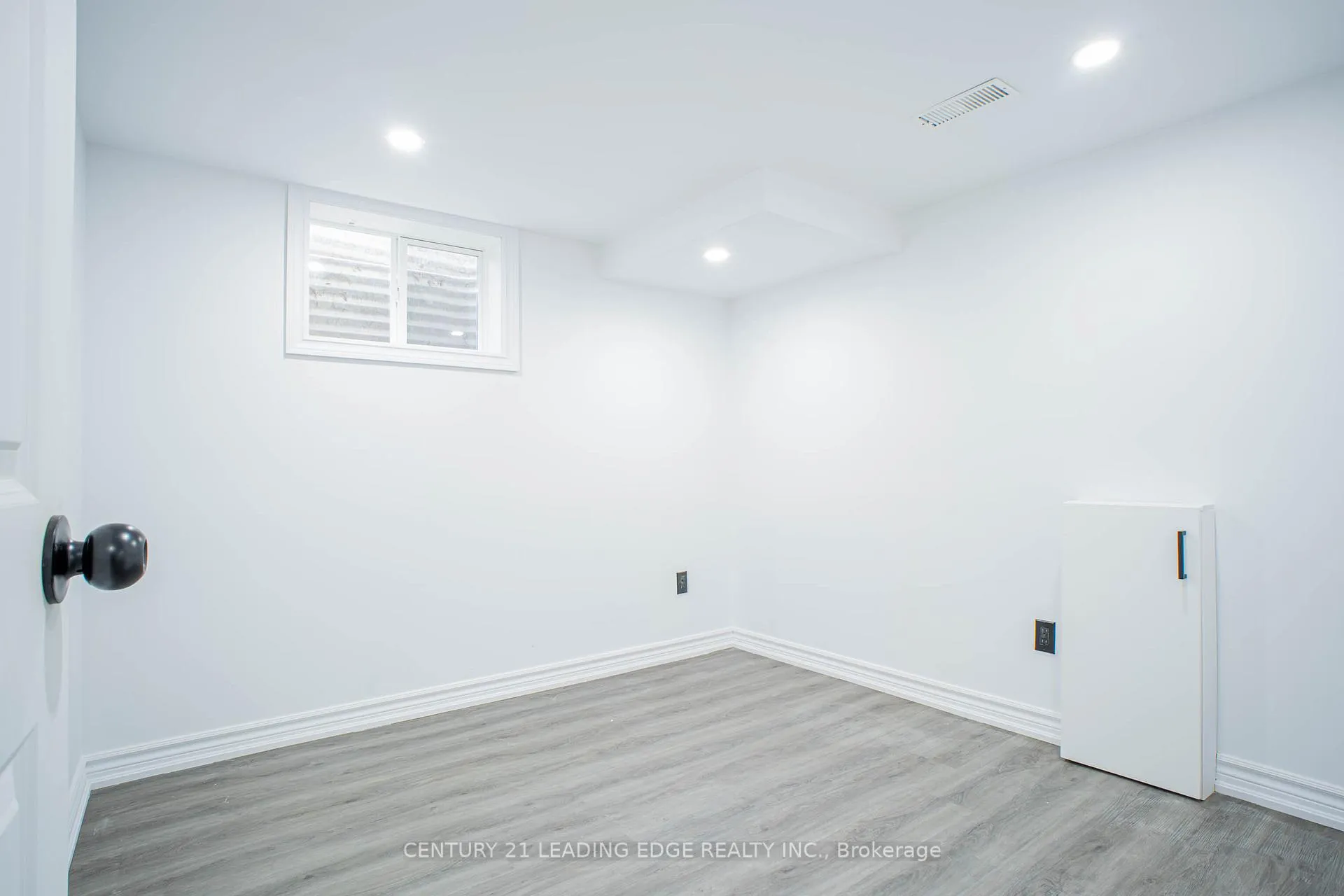 Photo 23 of 77 Elford Crescent, Hamilton, Vincent — HOMEH