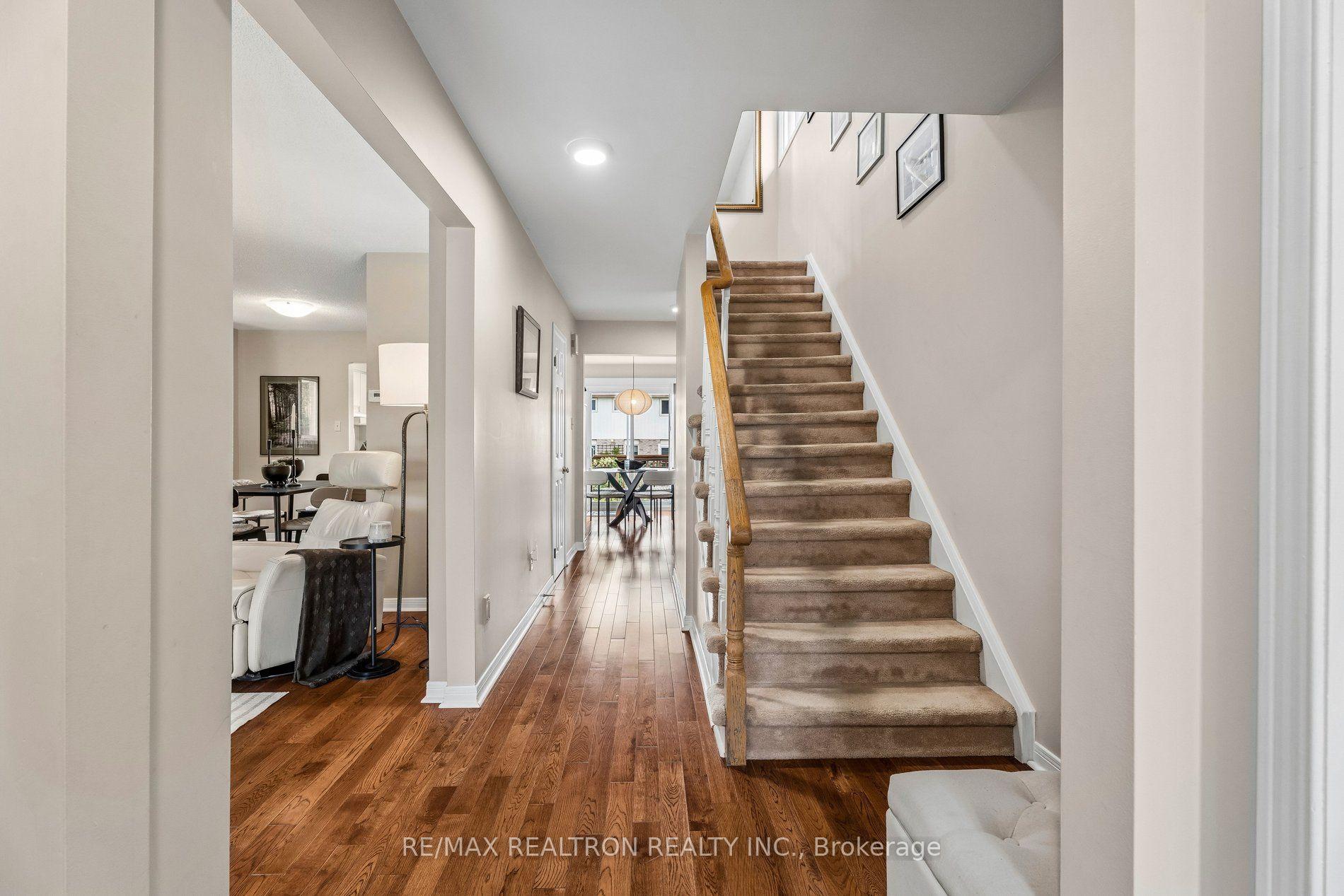 Photo 6 of 596 Brooks Howard Court, Newmarket, Bristol-London — HOMEH