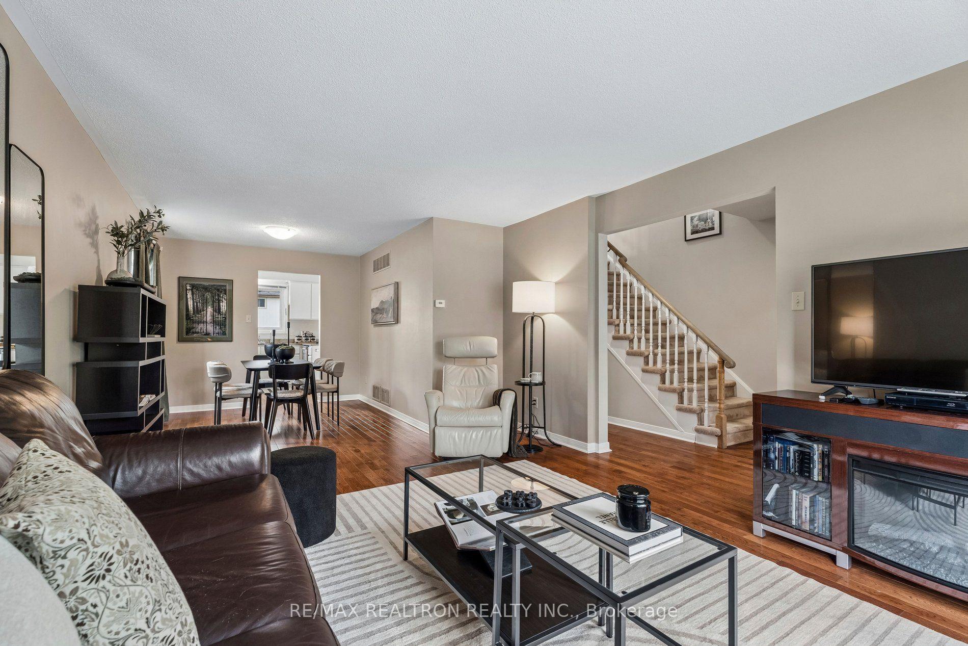 Photo 9 of 596 Brooks Howard Court, Newmarket, Bristol-London — HOMEH