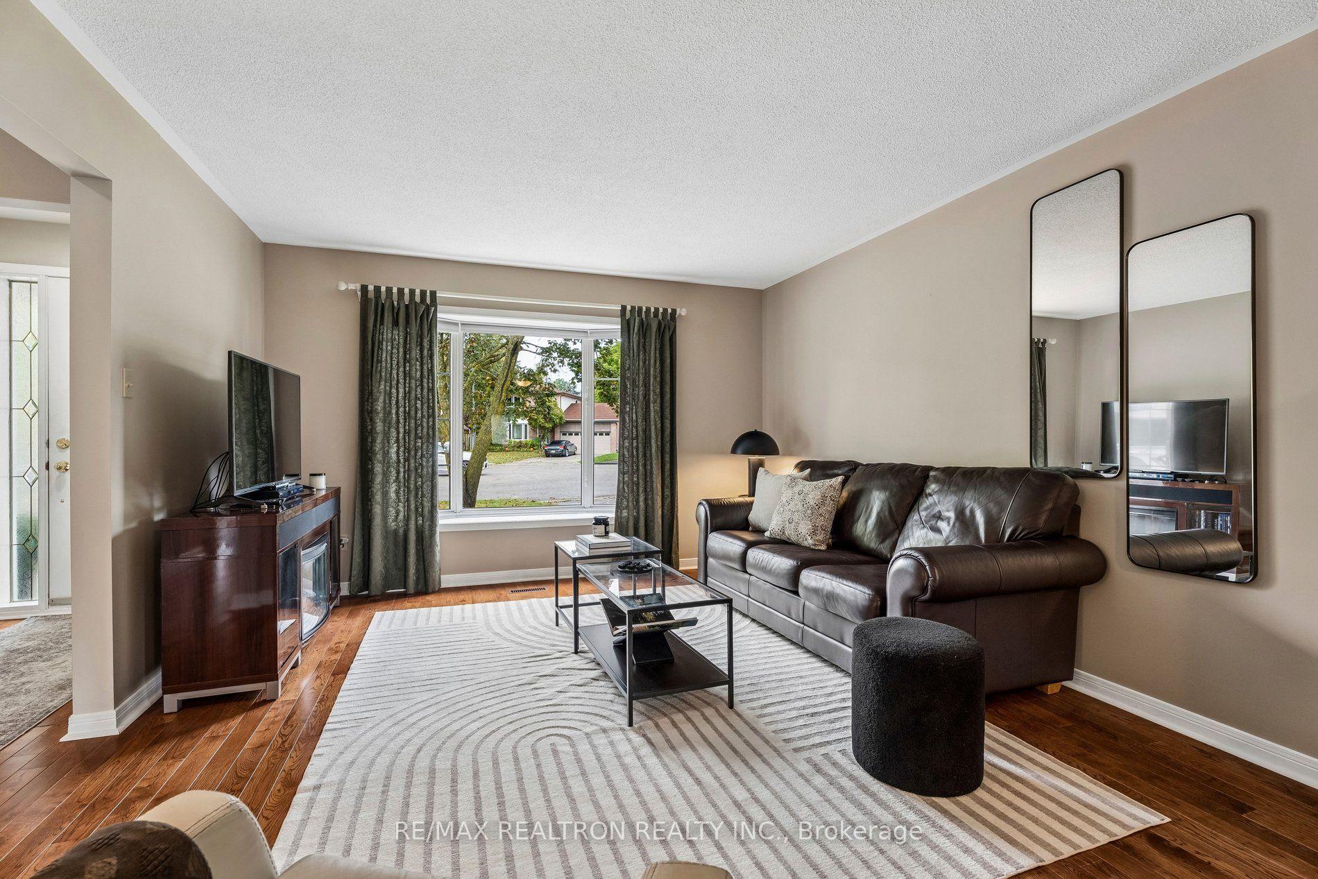 Photo 11 of 596 Brooks Howard Court, Newmarket, Bristol-London — HOMEH