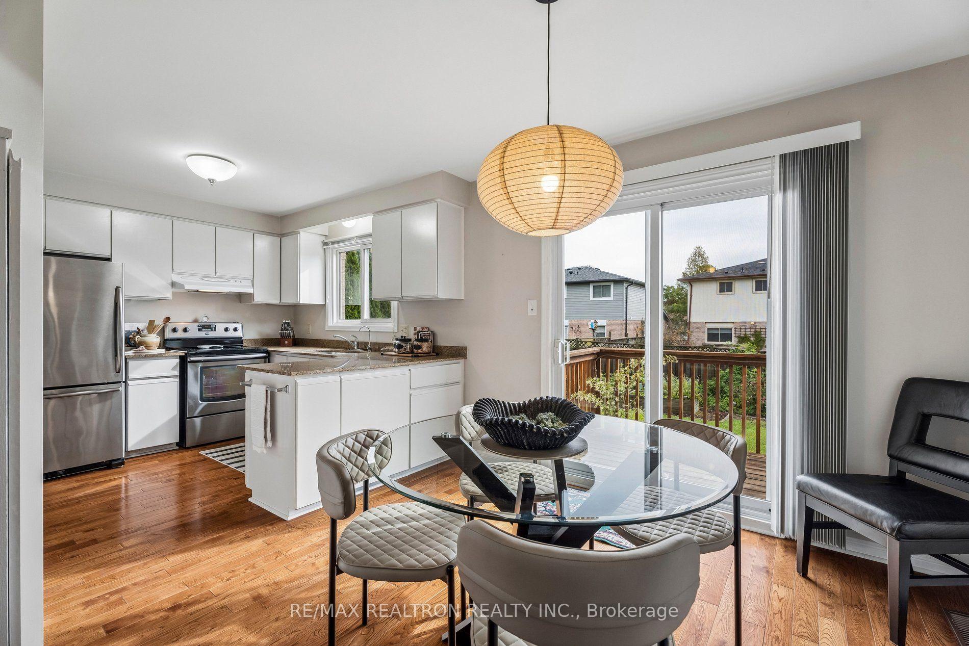Photo 14 of 596 Brooks Howard Court, Newmarket, Bristol-London — HOMEH