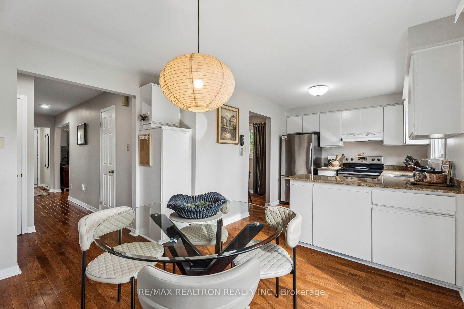 Photo 15 of 596 Brooks Howard Court, Newmarket, Bristol-London — HOMEH