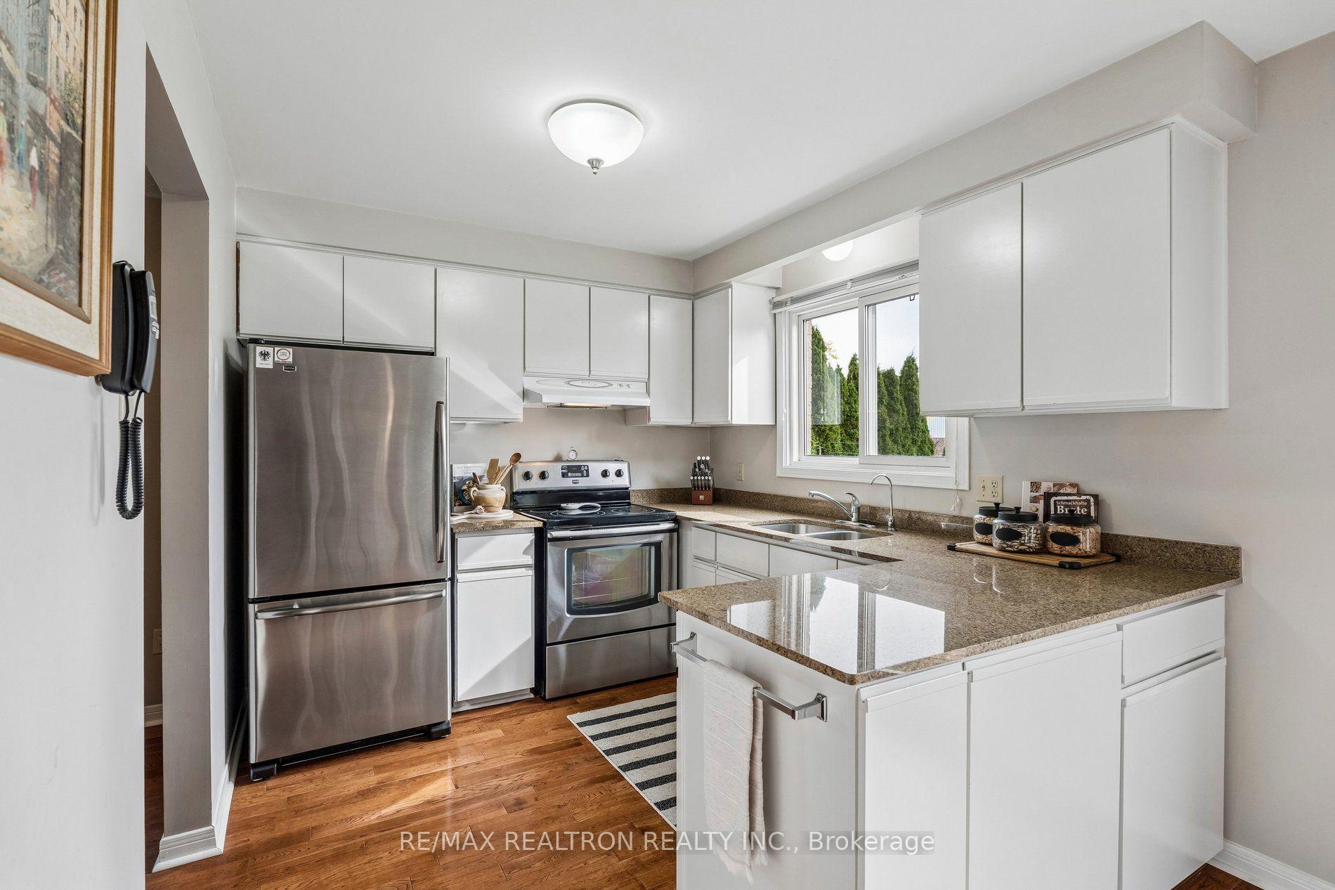 Photo 17 of 596 Brooks Howard Court, Newmarket, Bristol-London — HOMEH