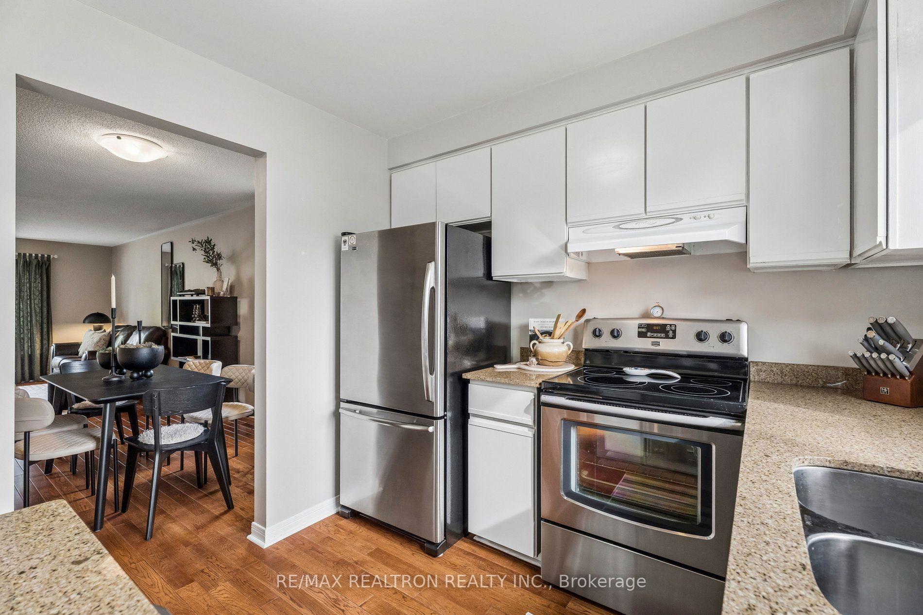Photo 18 of 596 Brooks Howard Court, Newmarket, Bristol-London — HOMEH