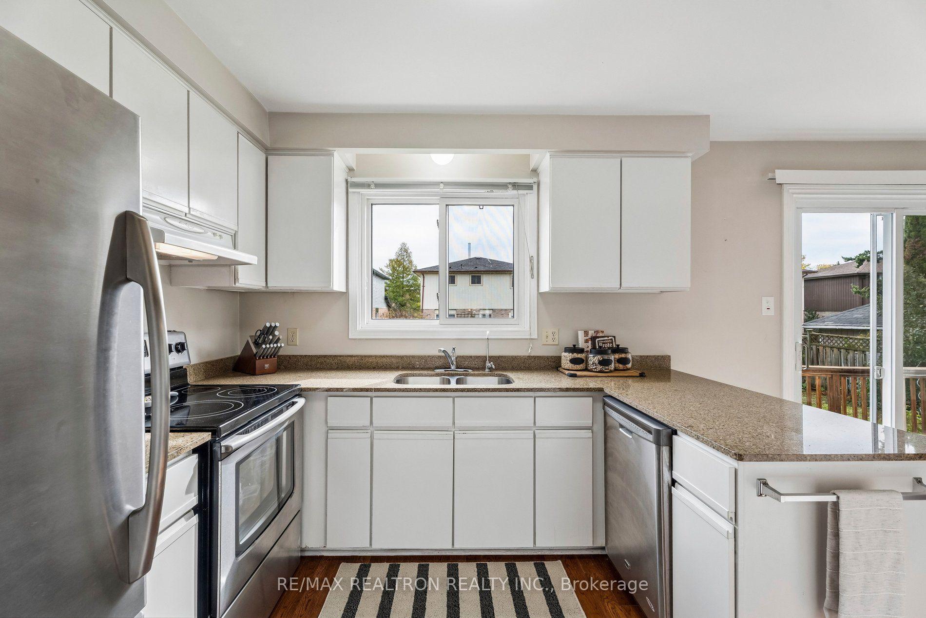 Photo 20 of 596 Brooks Howard Court, Newmarket, Bristol-London — HOMEH