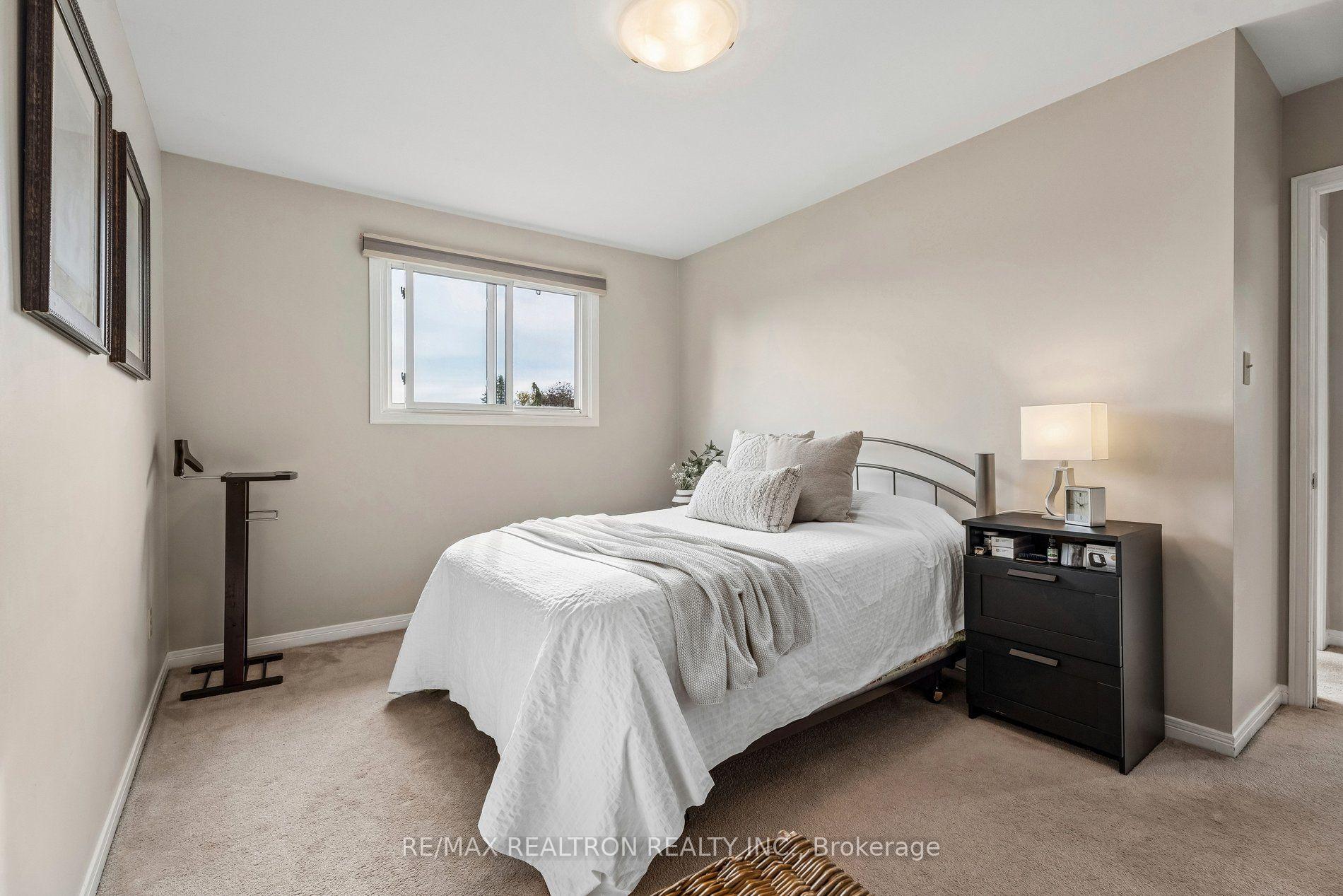 Photo 33 of 596 Brooks Howard Court, Newmarket, Bristol-London — HOMEH