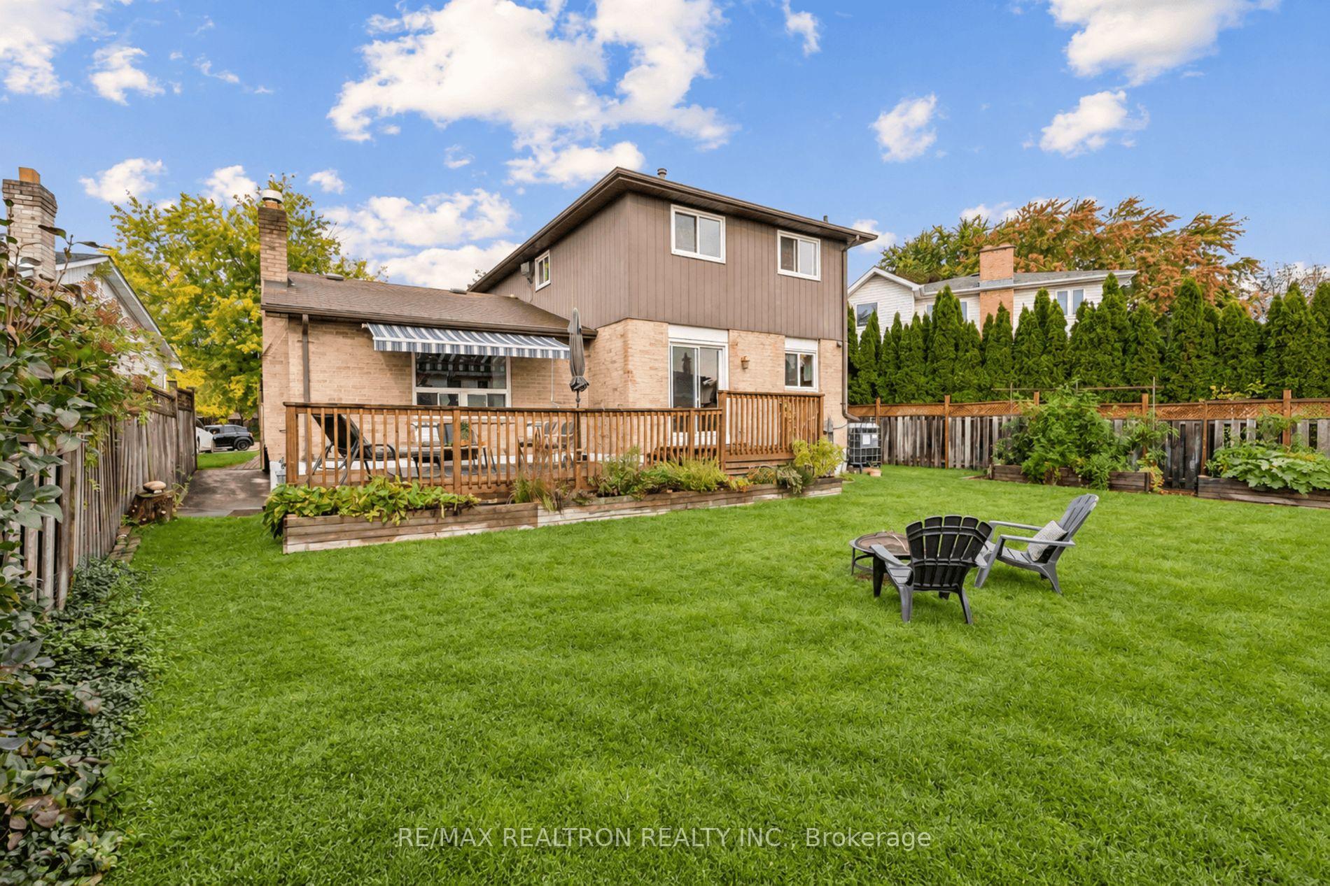 Photo 52 of 596 Brooks Howard Court, Newmarket, Bristol-London — HOMEH