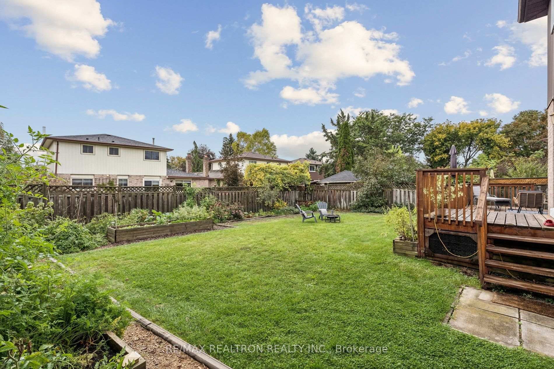 Photo 54 of 596 Brooks Howard Court, Newmarket, Bristol-London — HOMEH